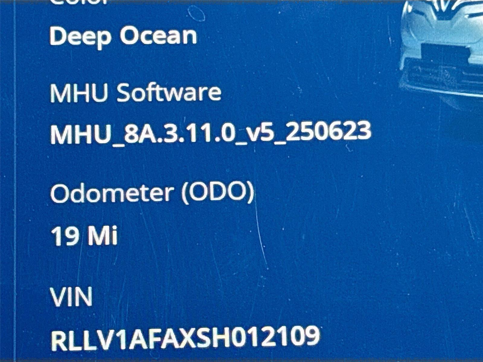 2025 VinFast VF 8 Plus