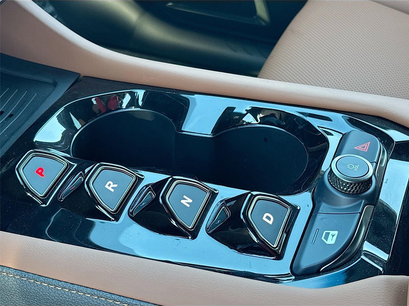 2025 VinFast VF 8 Plus