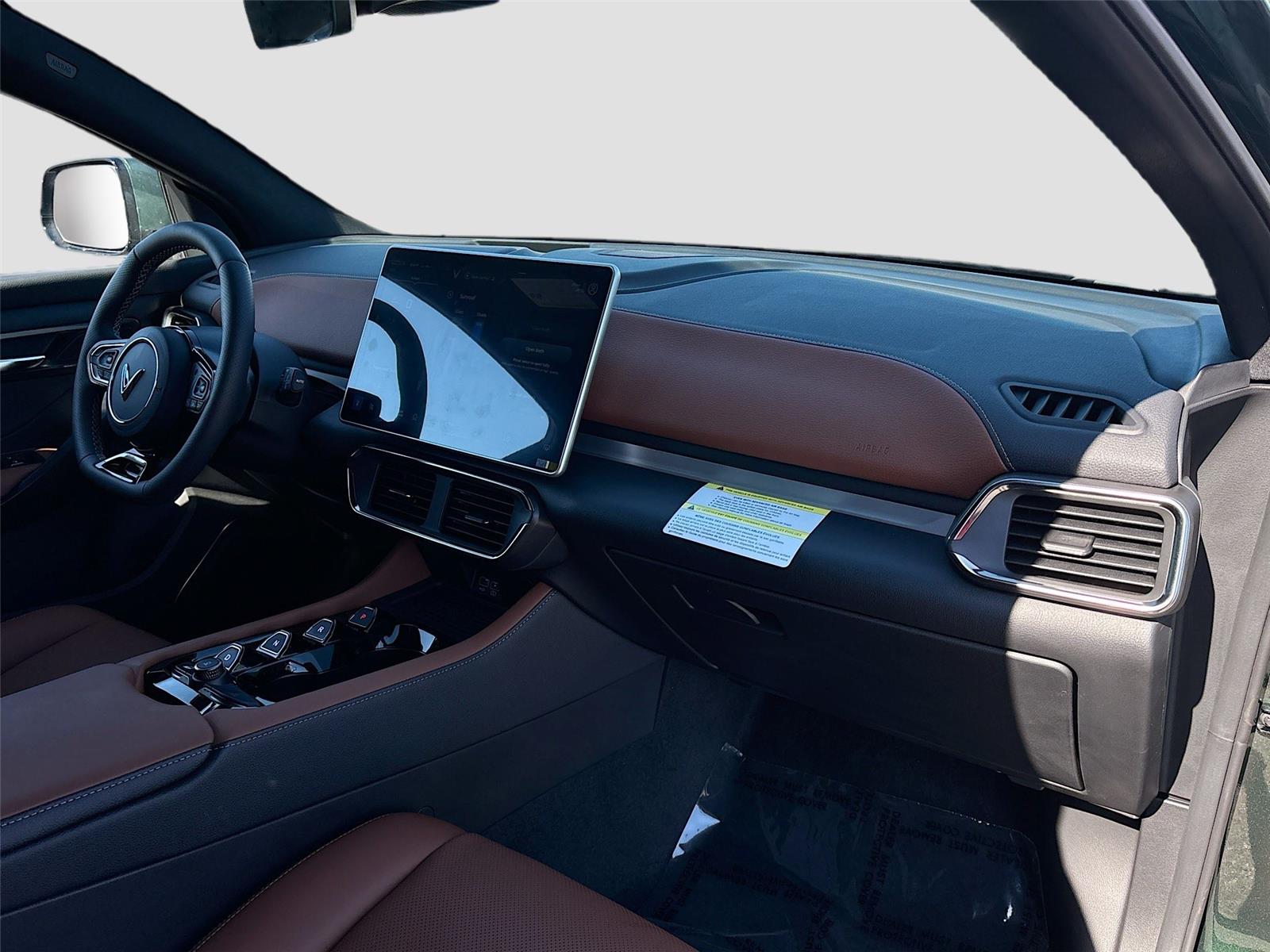 2025 VinFast VF 8 Plus