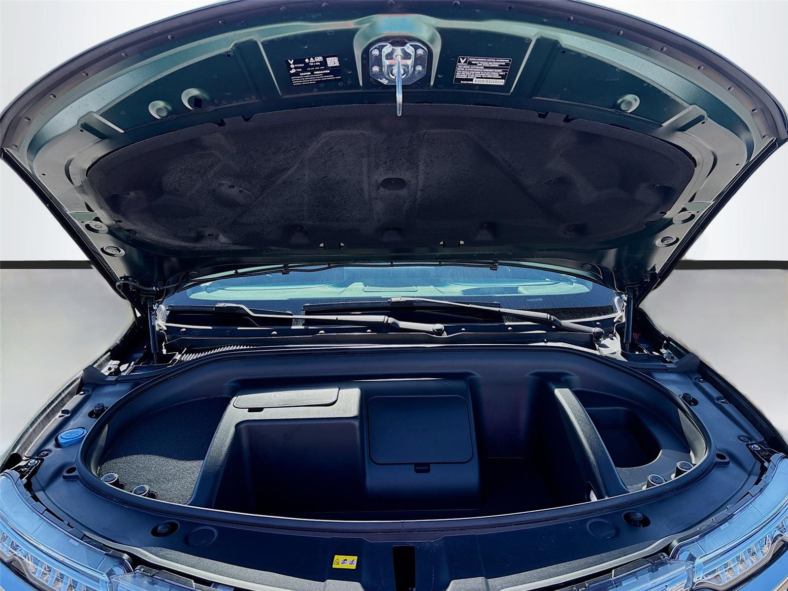 2025 VinFast VF 8 Plus