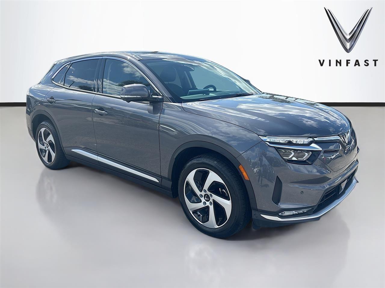 2025 VinFast VF 8 Eco