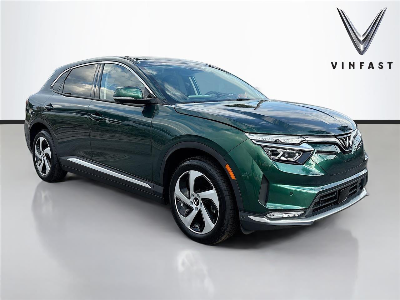 2025 VinFast VF 8 Eco's photo