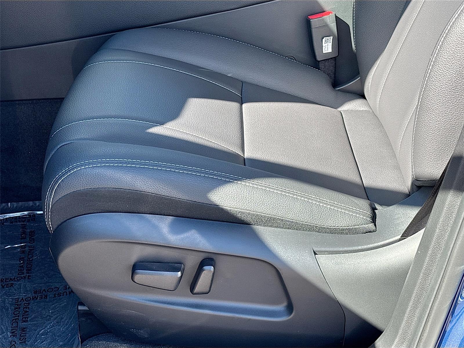 2025 VinFast VF 8 Eco