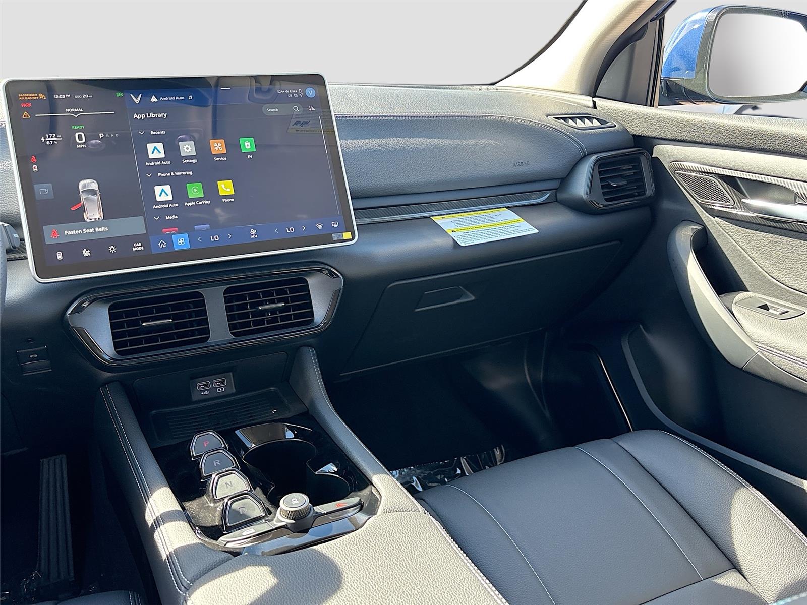 2025 VinFast VF 8 Eco