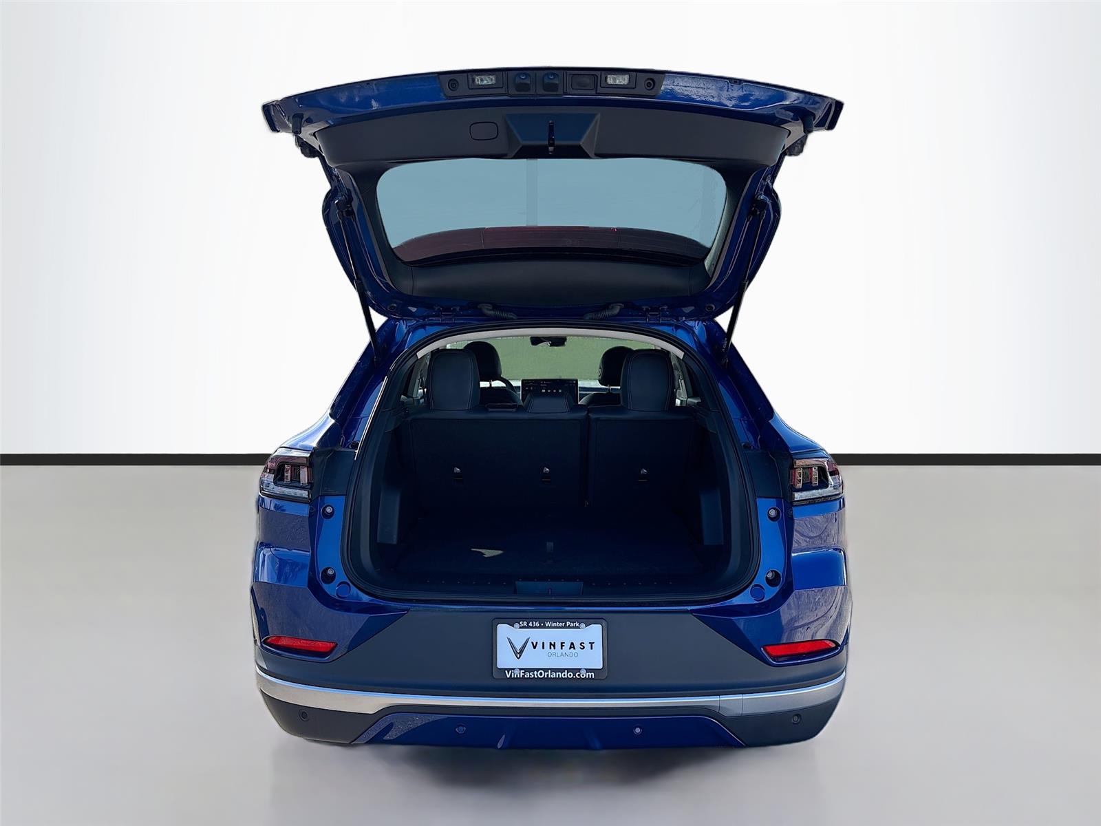 2025 VinFast VF 8 Eco