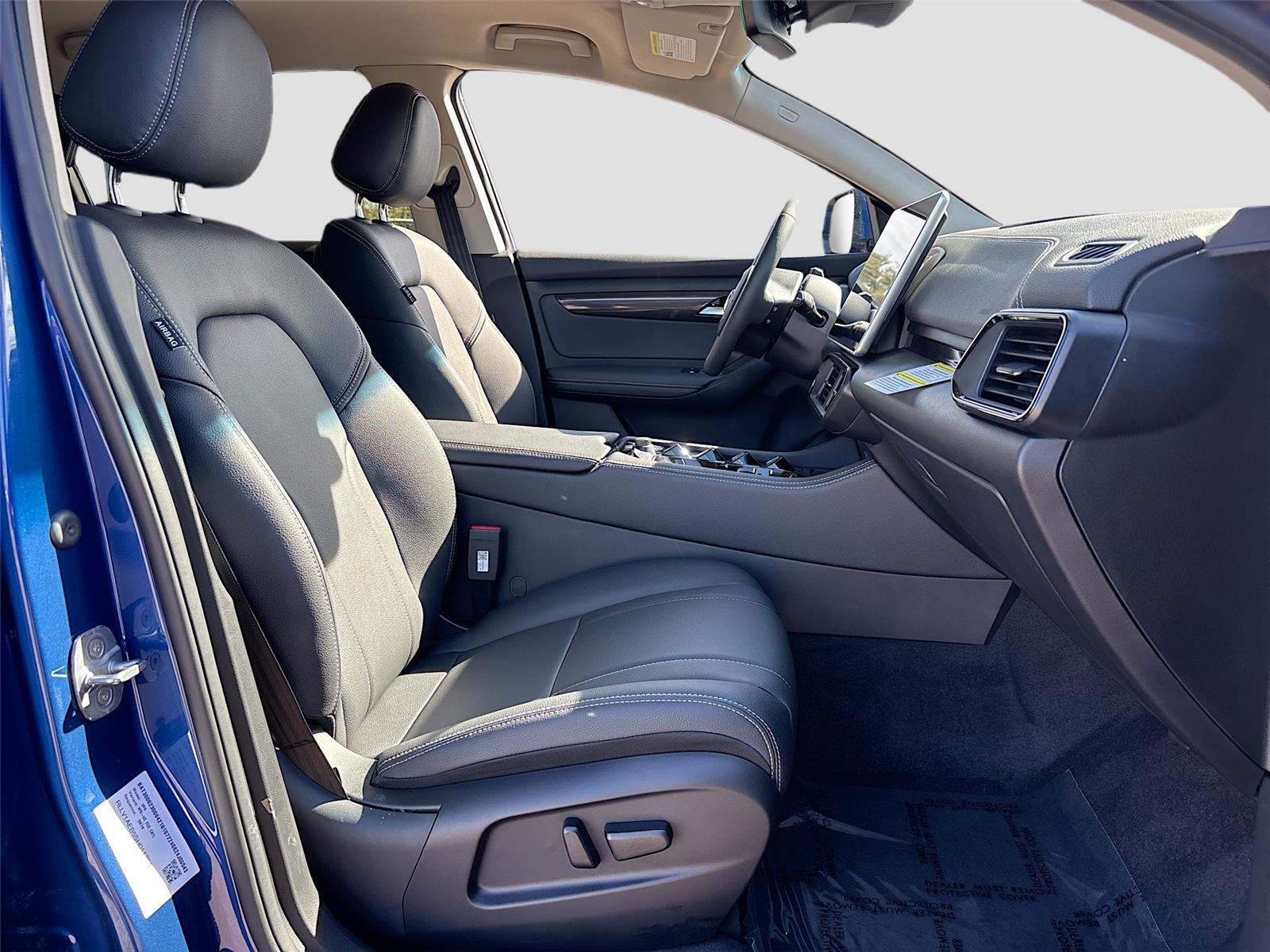 2025 VinFast VF 8 Eco