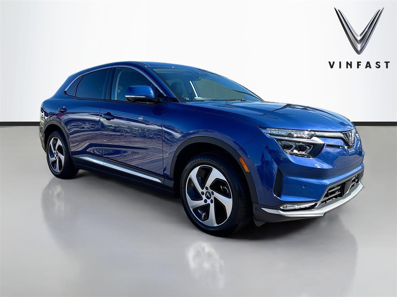 2025 VinFast VF 8 Eco's photo