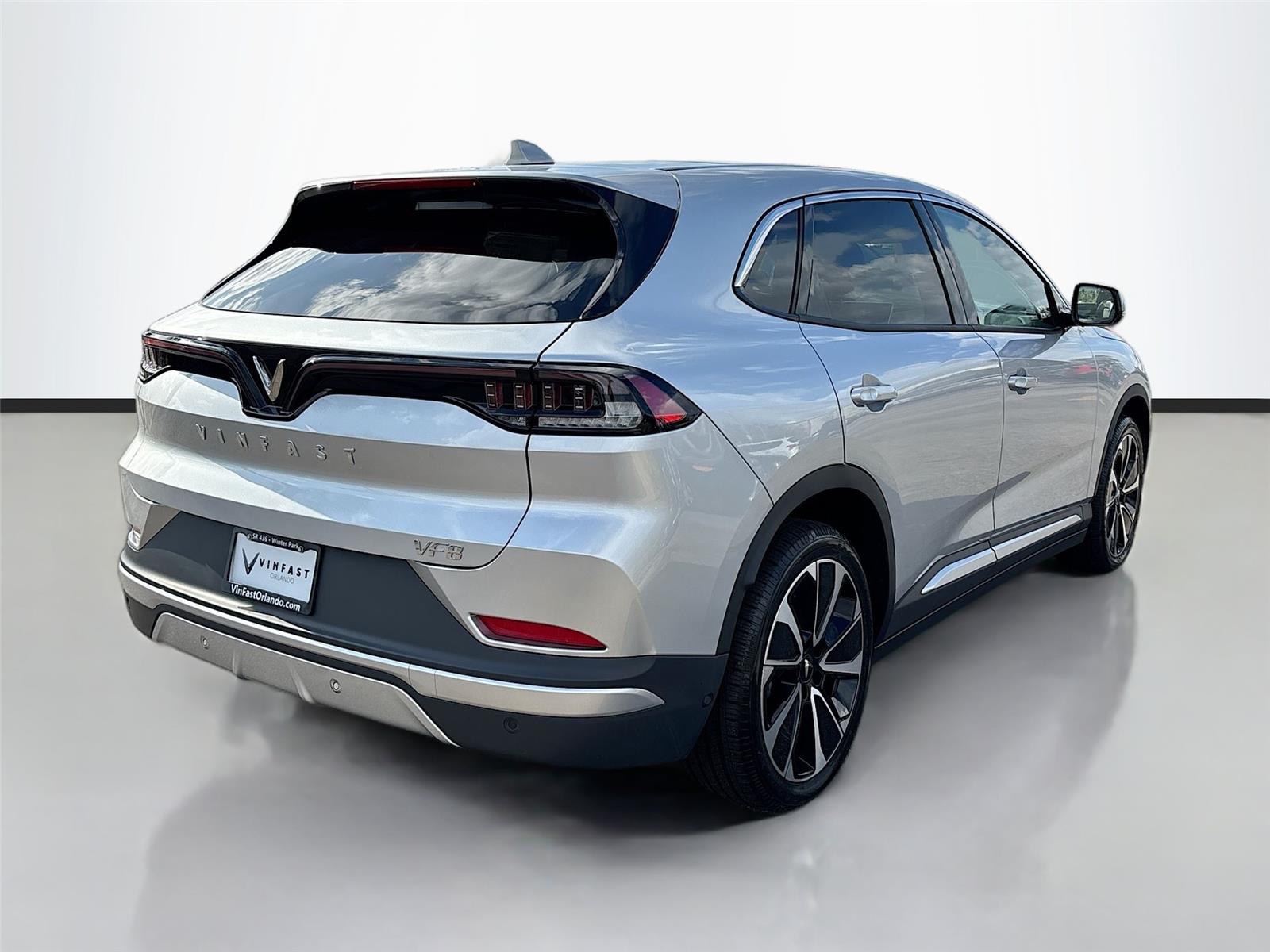 2025 VinFast VF 8 Plus