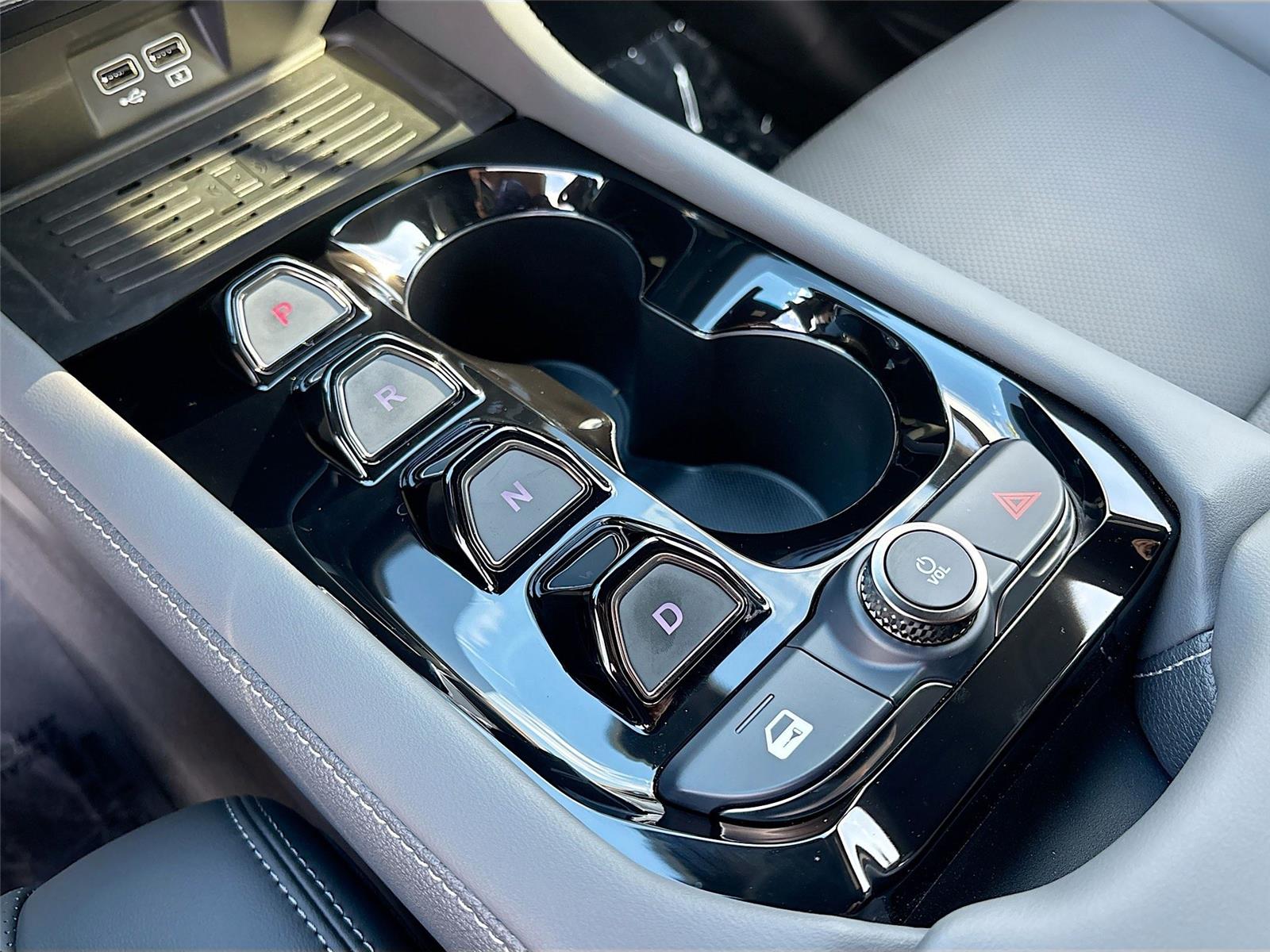 2025 VinFast VF 8 Plus