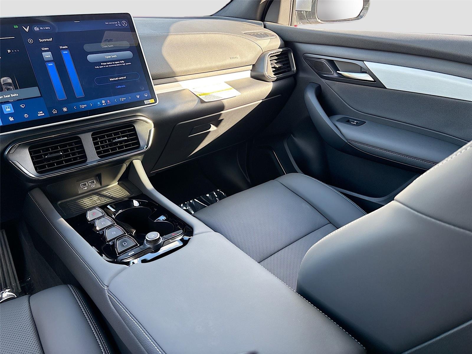 2025 VinFast VF 8 Plus