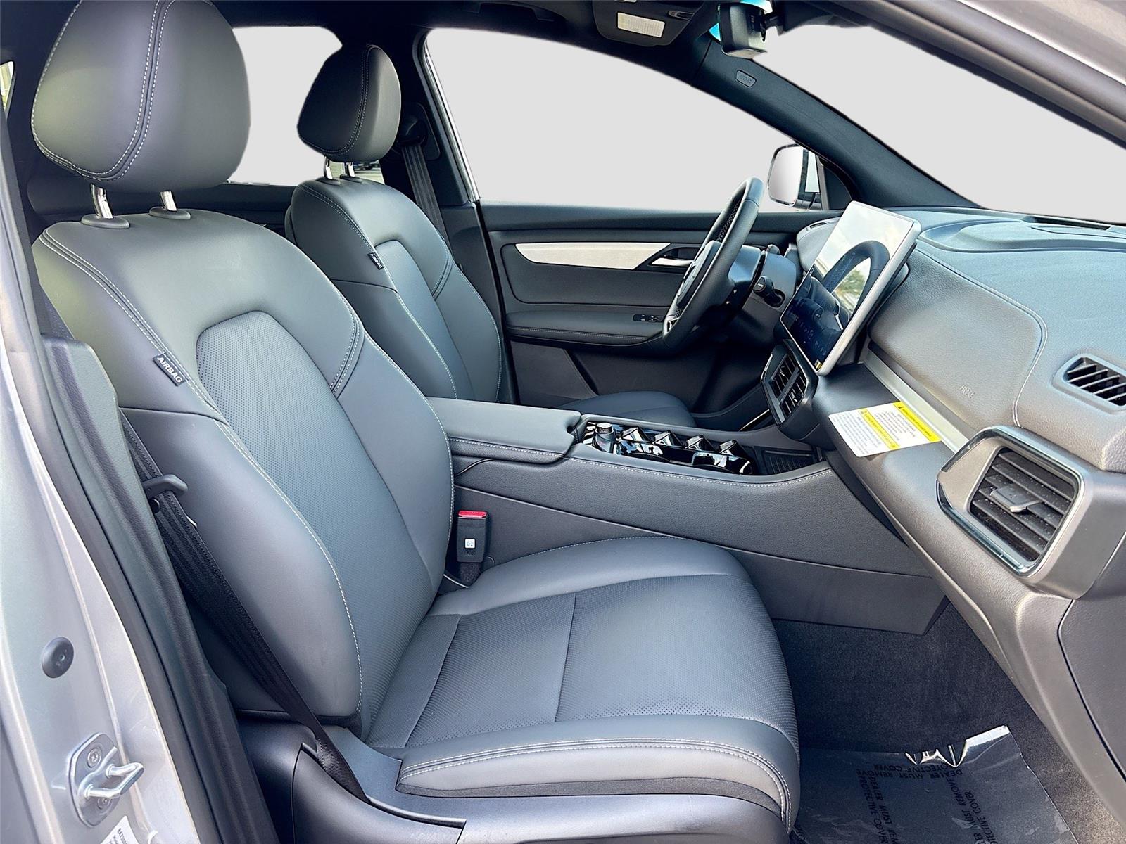 2025 VinFast VF 8 Plus