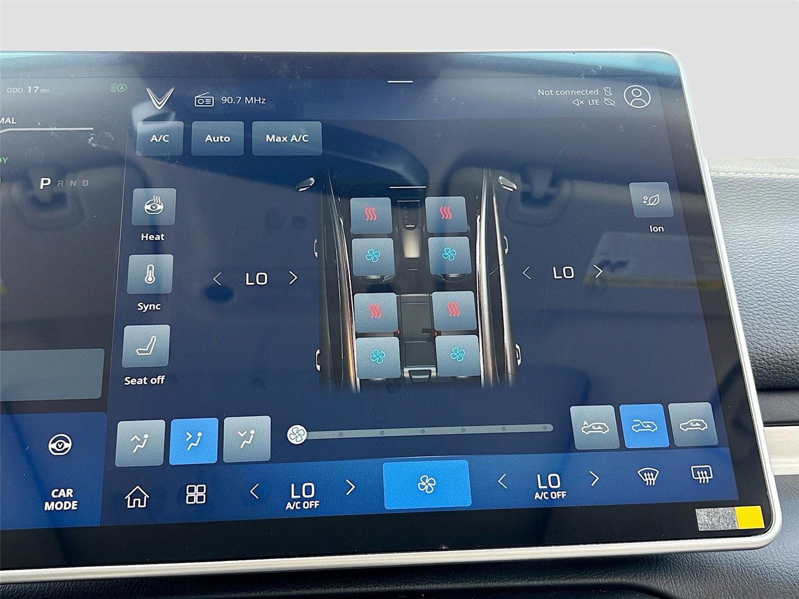 2025 VinFast VF 8 Plus