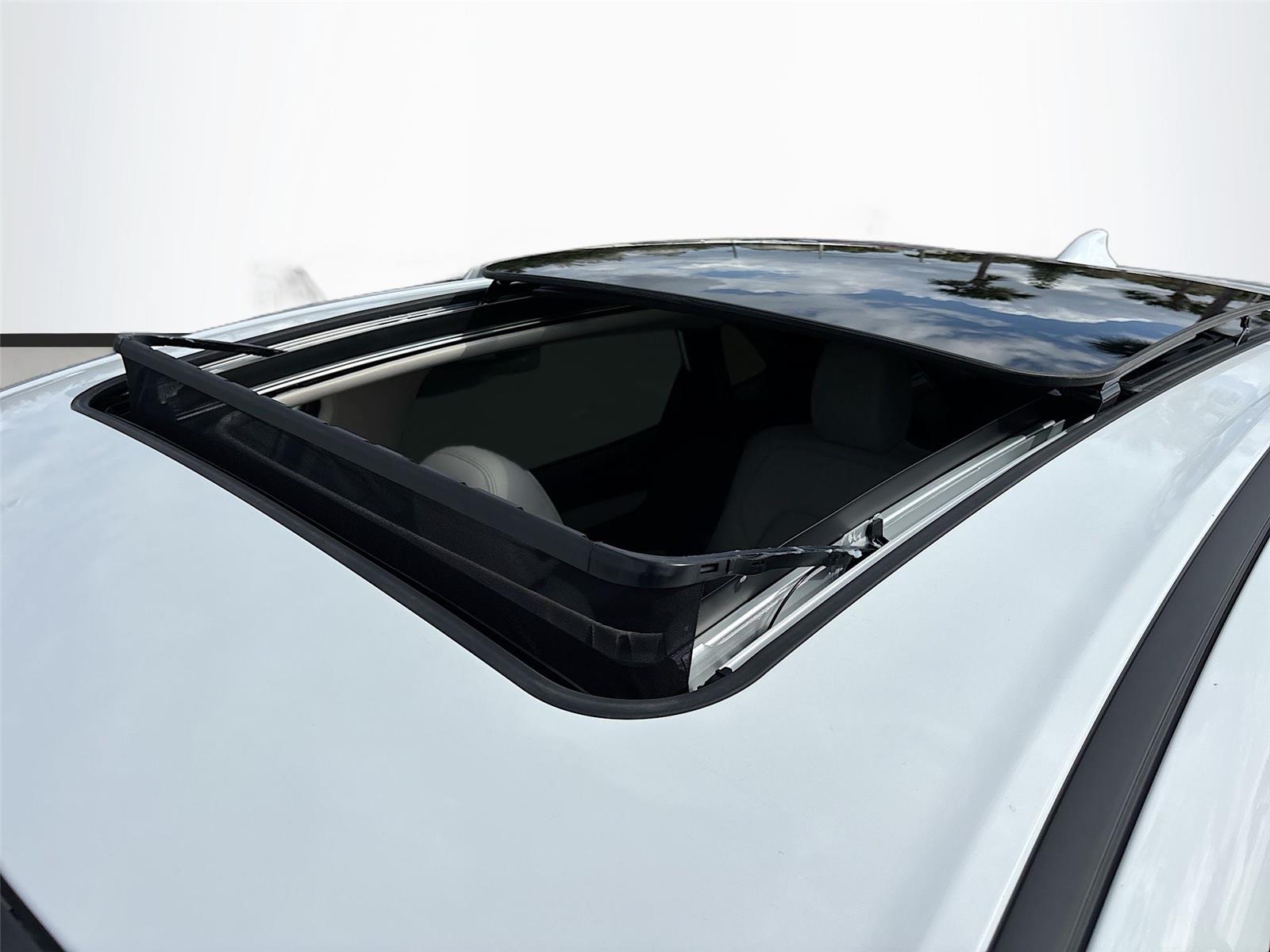 2025 VinFast VF 8 Plus