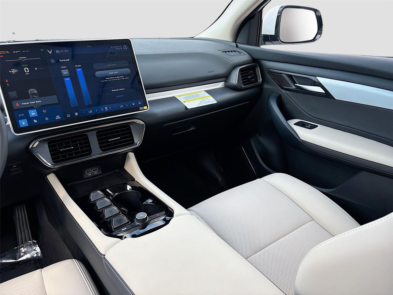 2025 VinFast VF 8 Plus