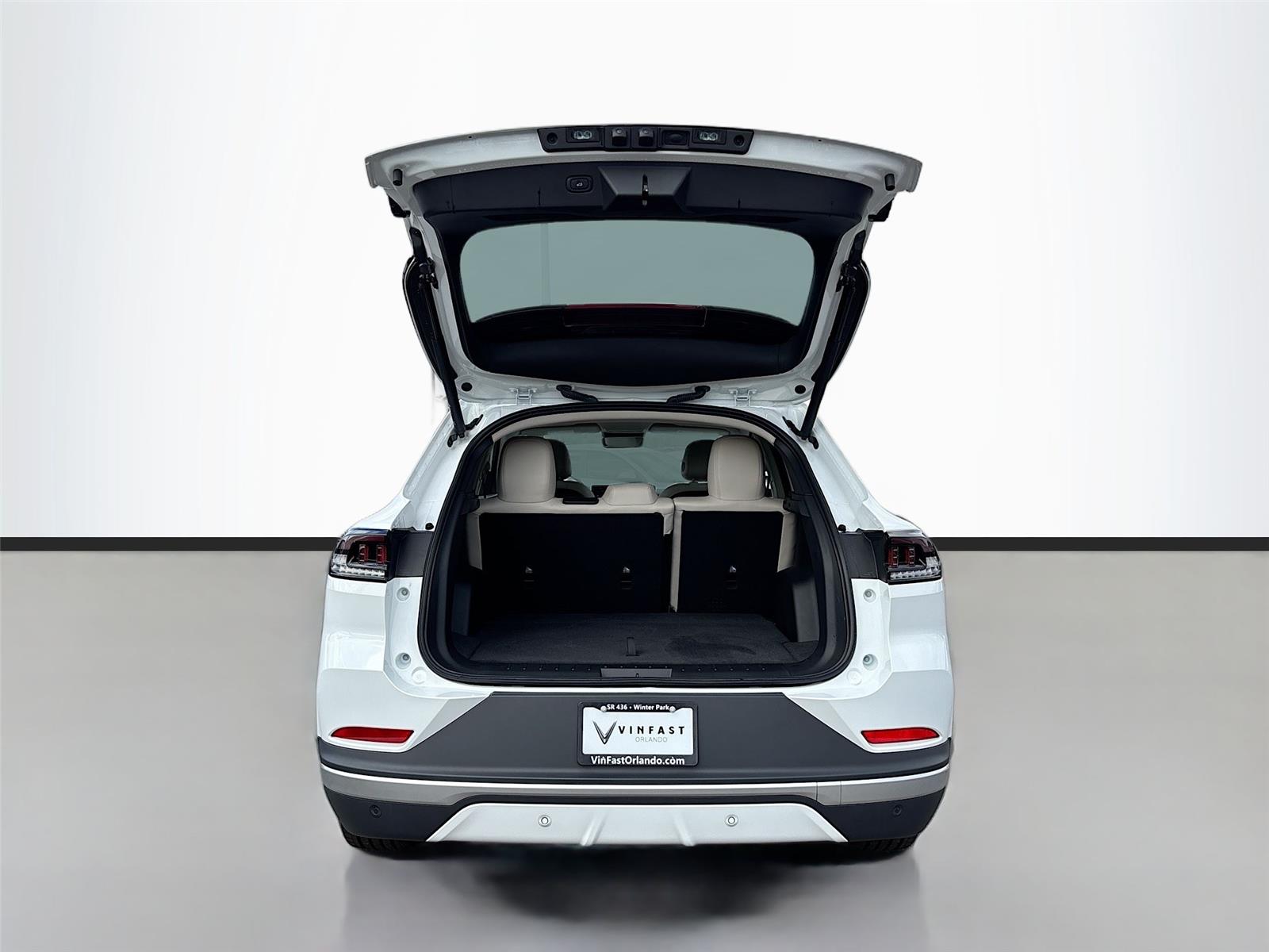 2025 VinFast VF 8 Plus