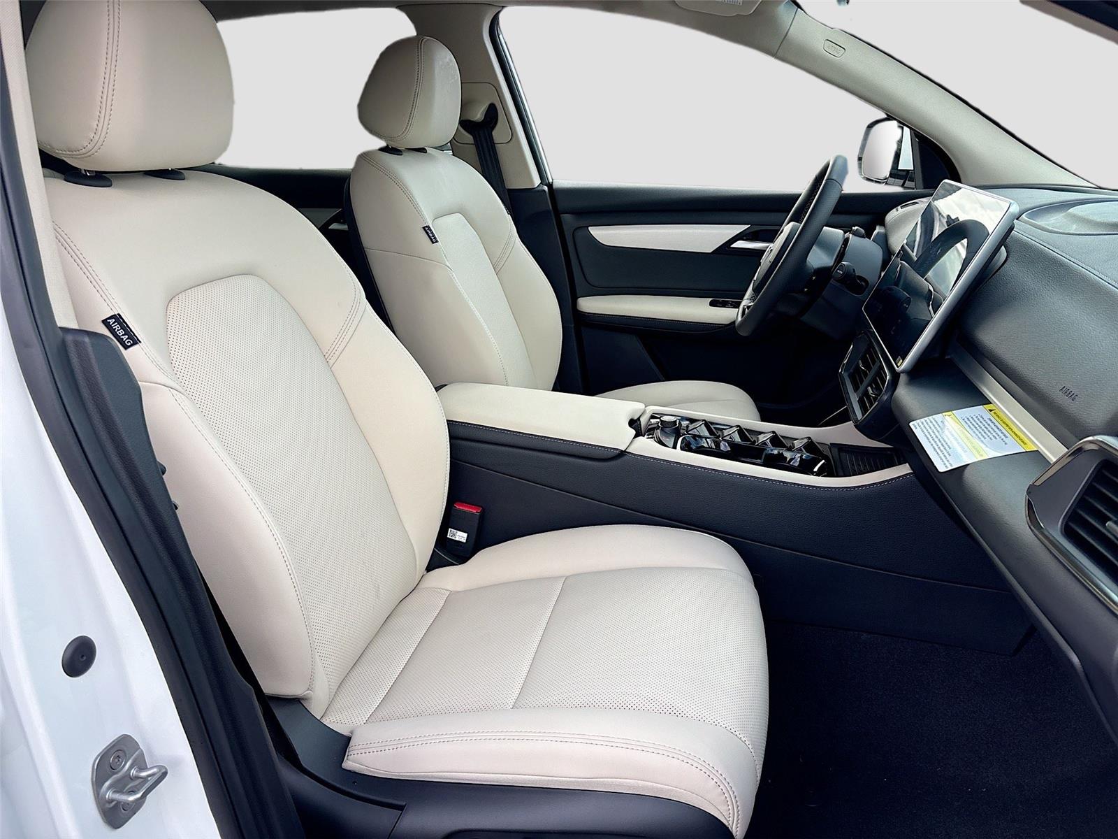 2025 VinFast VF 8 Plus