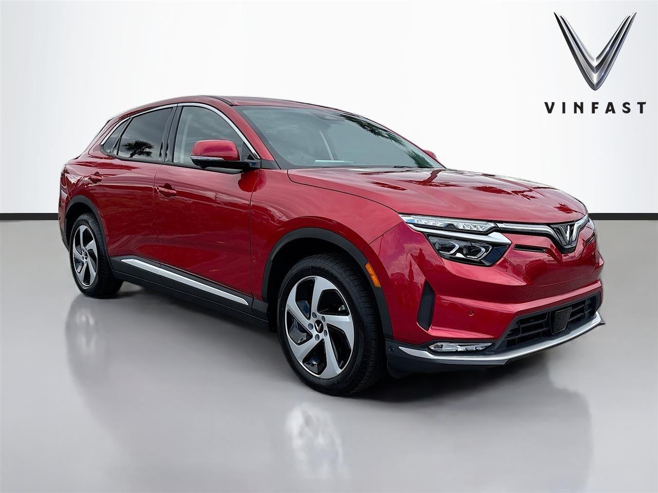 2025 VinFast VF 8 Eco