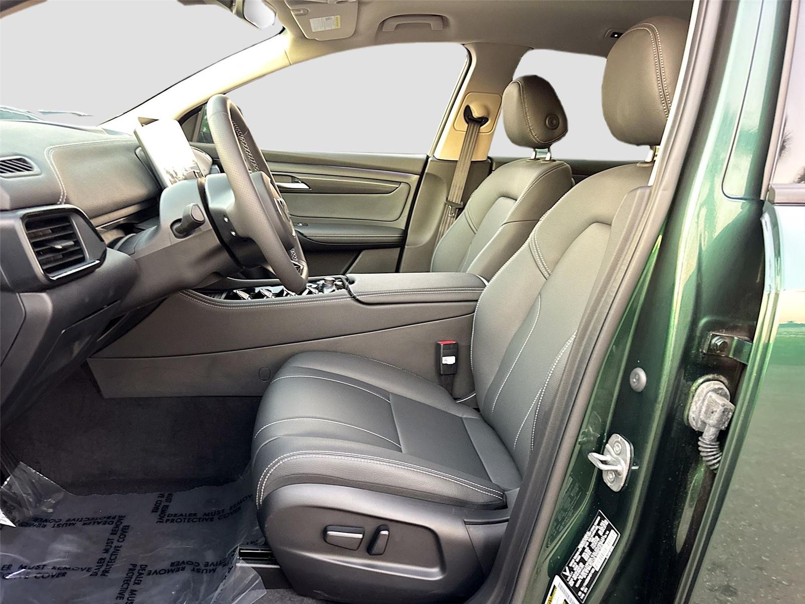 2025 VinFast VF 8 Eco