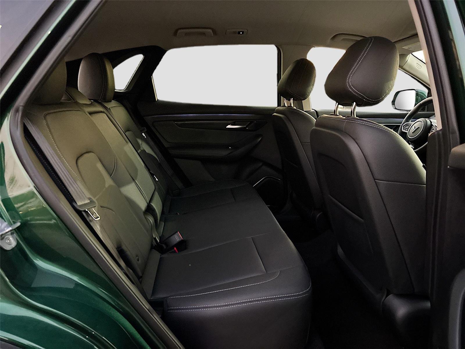 2025 VinFast VF 8 Eco