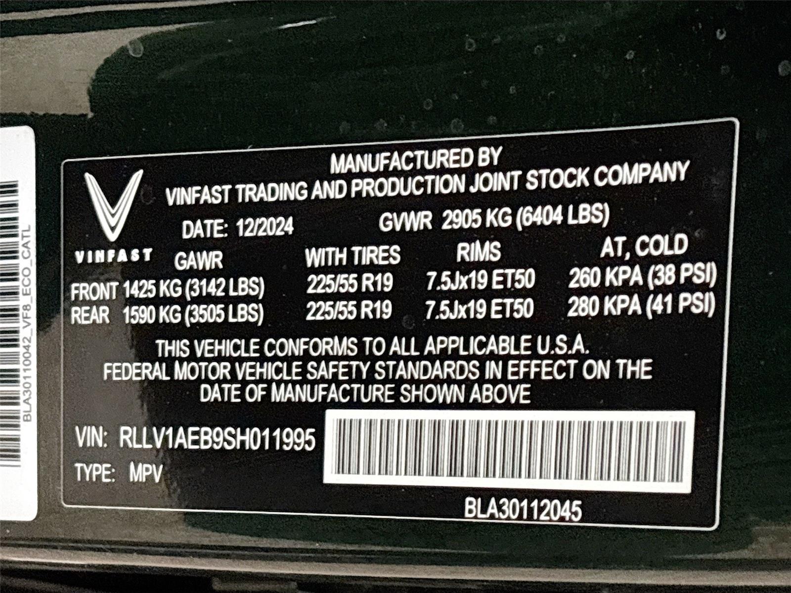 2025 VinFast VF 8 Eco