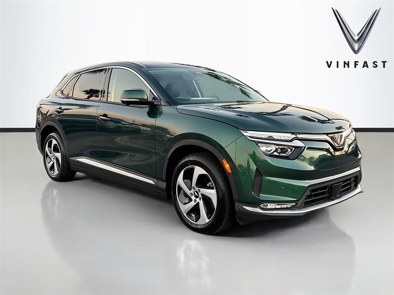 2025 VinFast VF 8 Eco