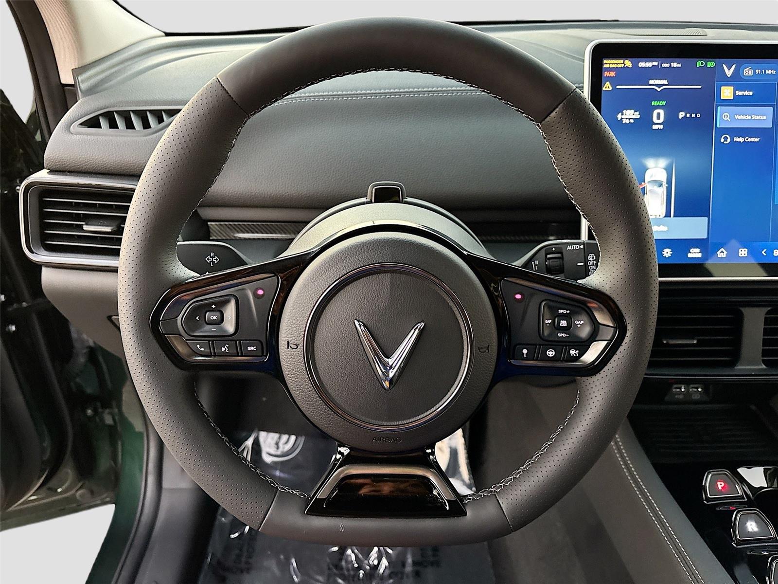 2025 VinFast VF 8 Eco