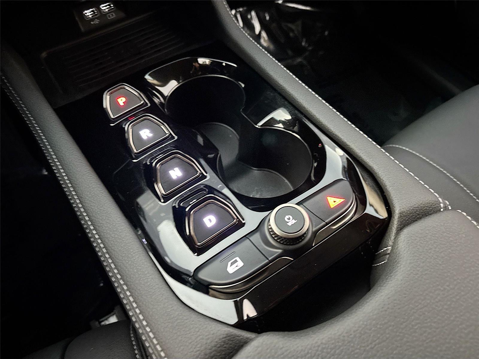 2025 VinFast VF 8 Eco