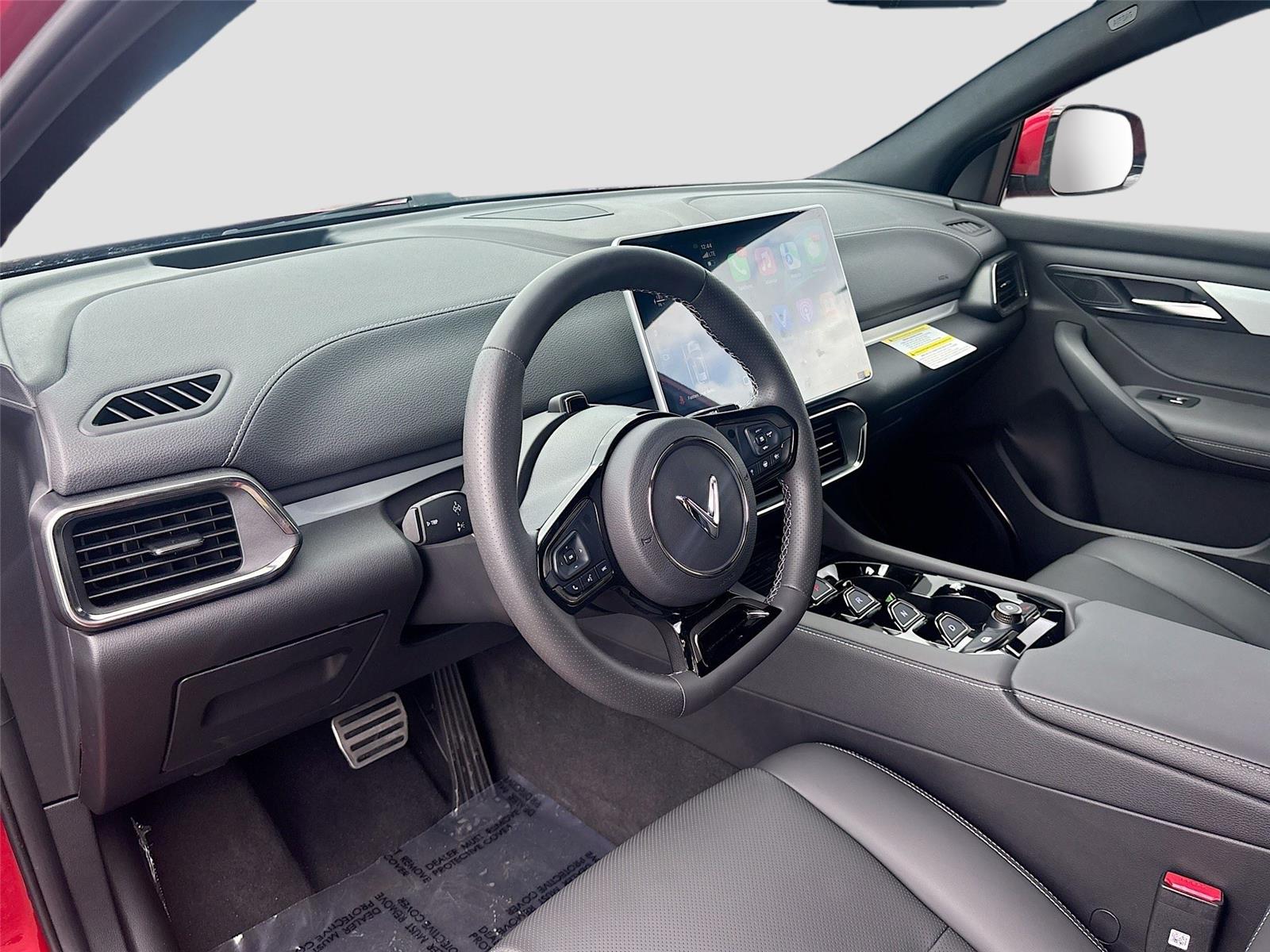 2025 VINFAST TRAD VF 8 PLUS