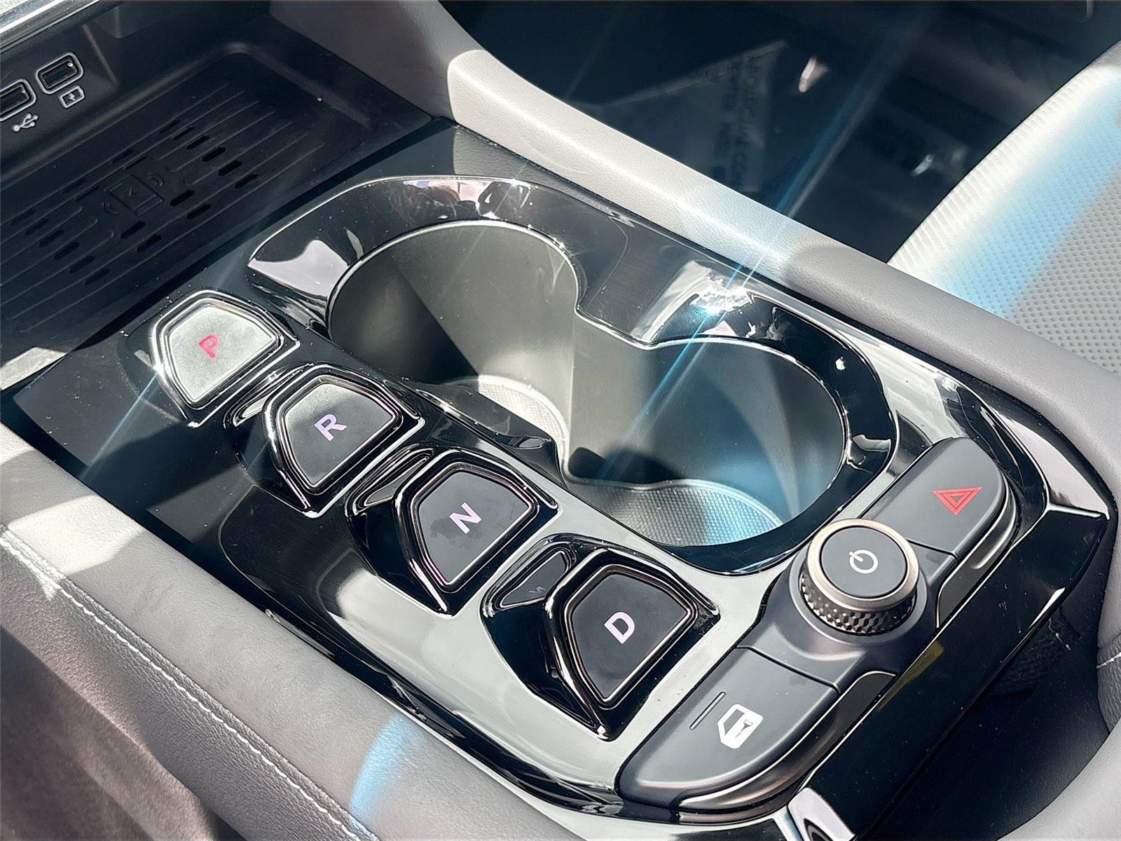 2025 VINFAST TRAD VF 8 PLUS