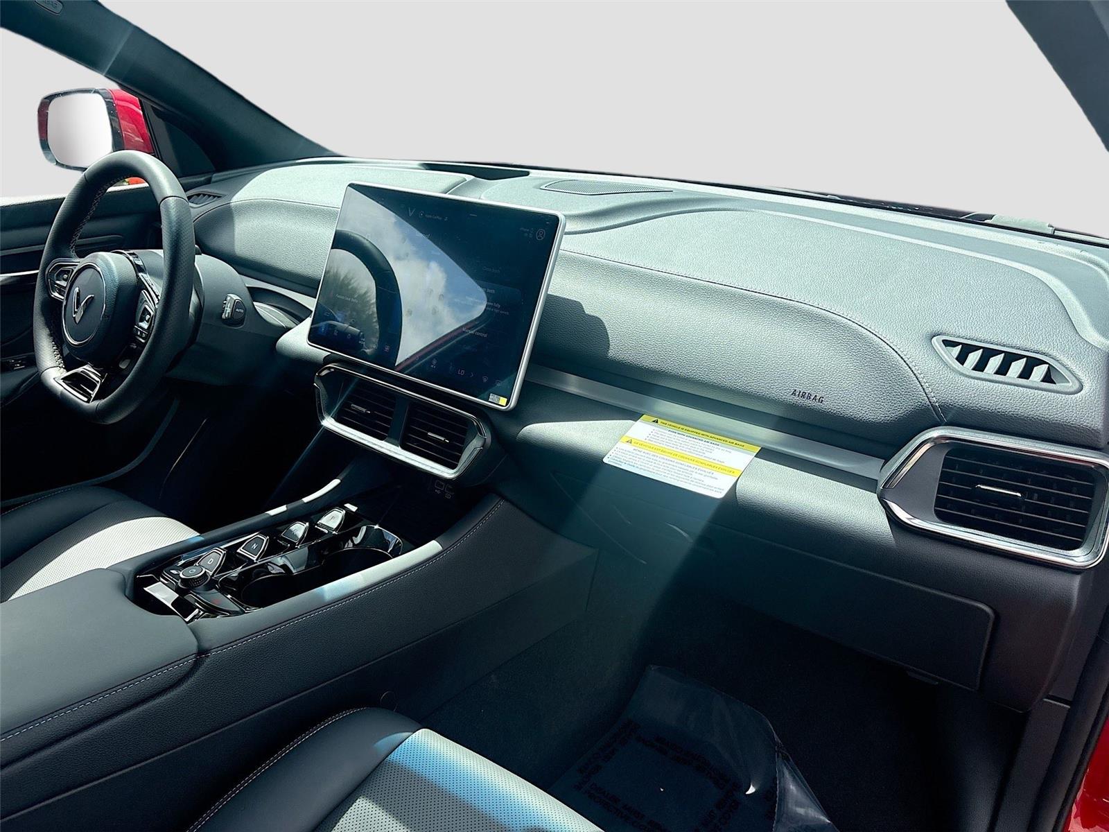 2025 VINFAST TRAD VF 8 PLUS