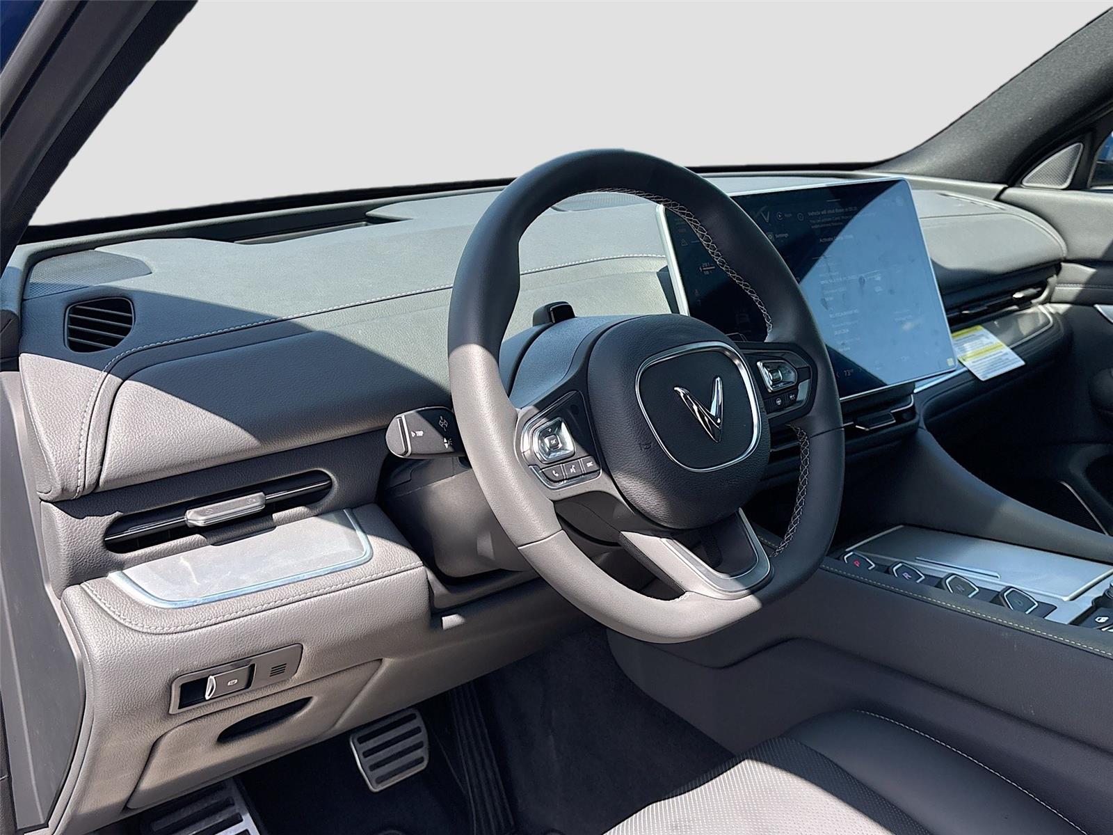 2024 VinFast VF 9 Plus