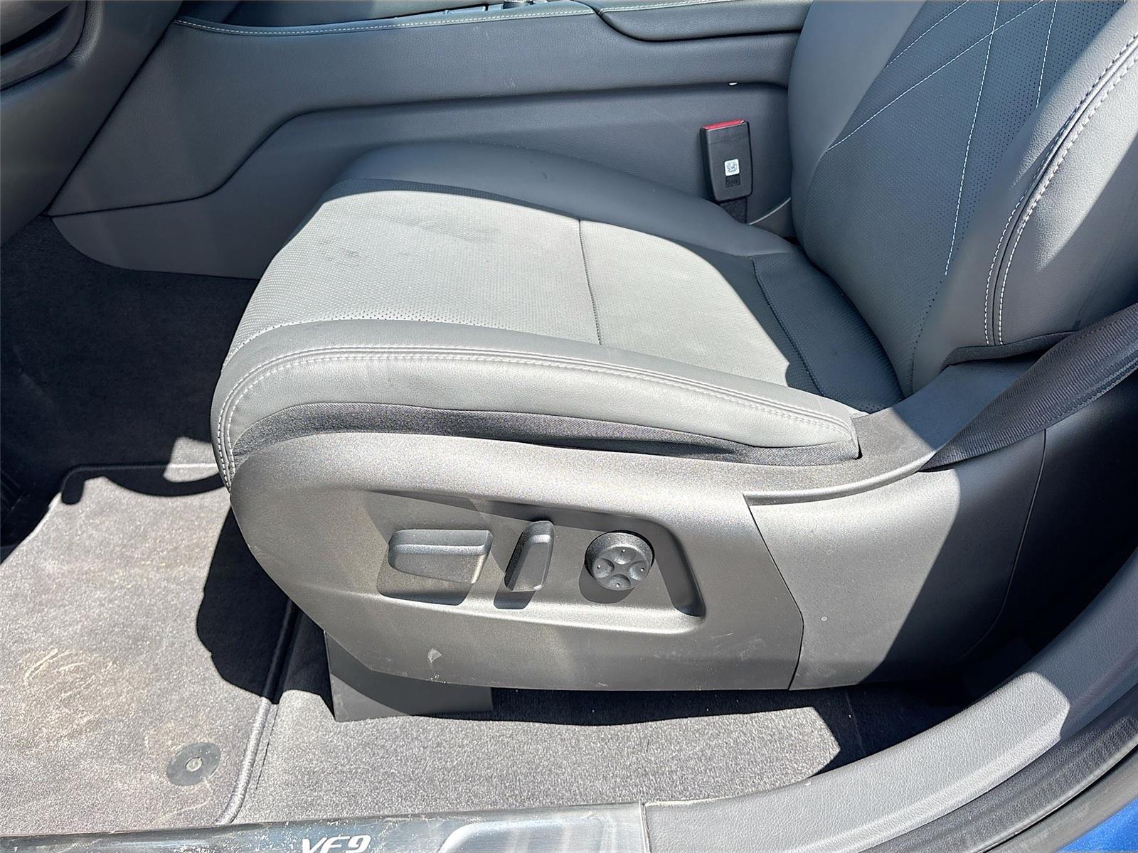 2024 VinFast VF 9 Plus