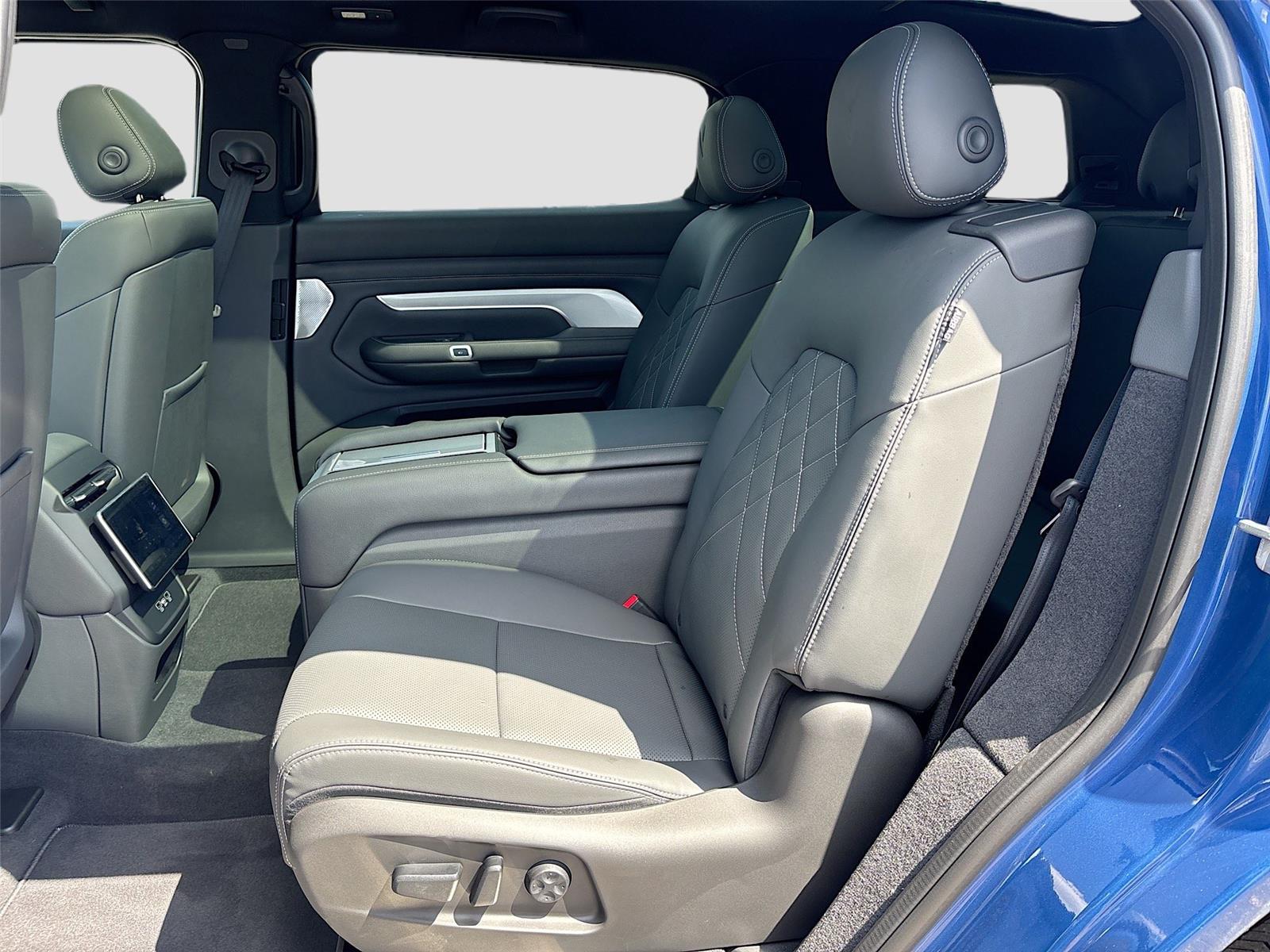 2024 VinFast VF 9 Plus