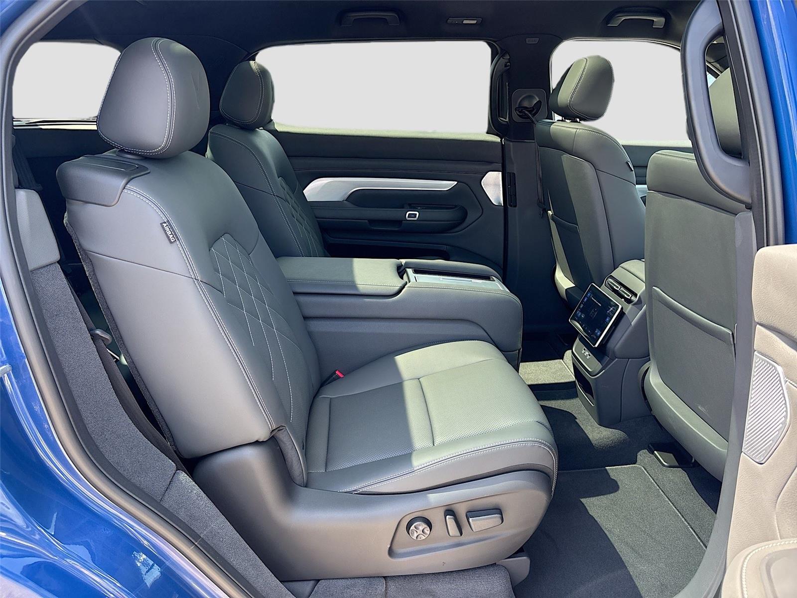 2024 VinFast VF 9 Plus