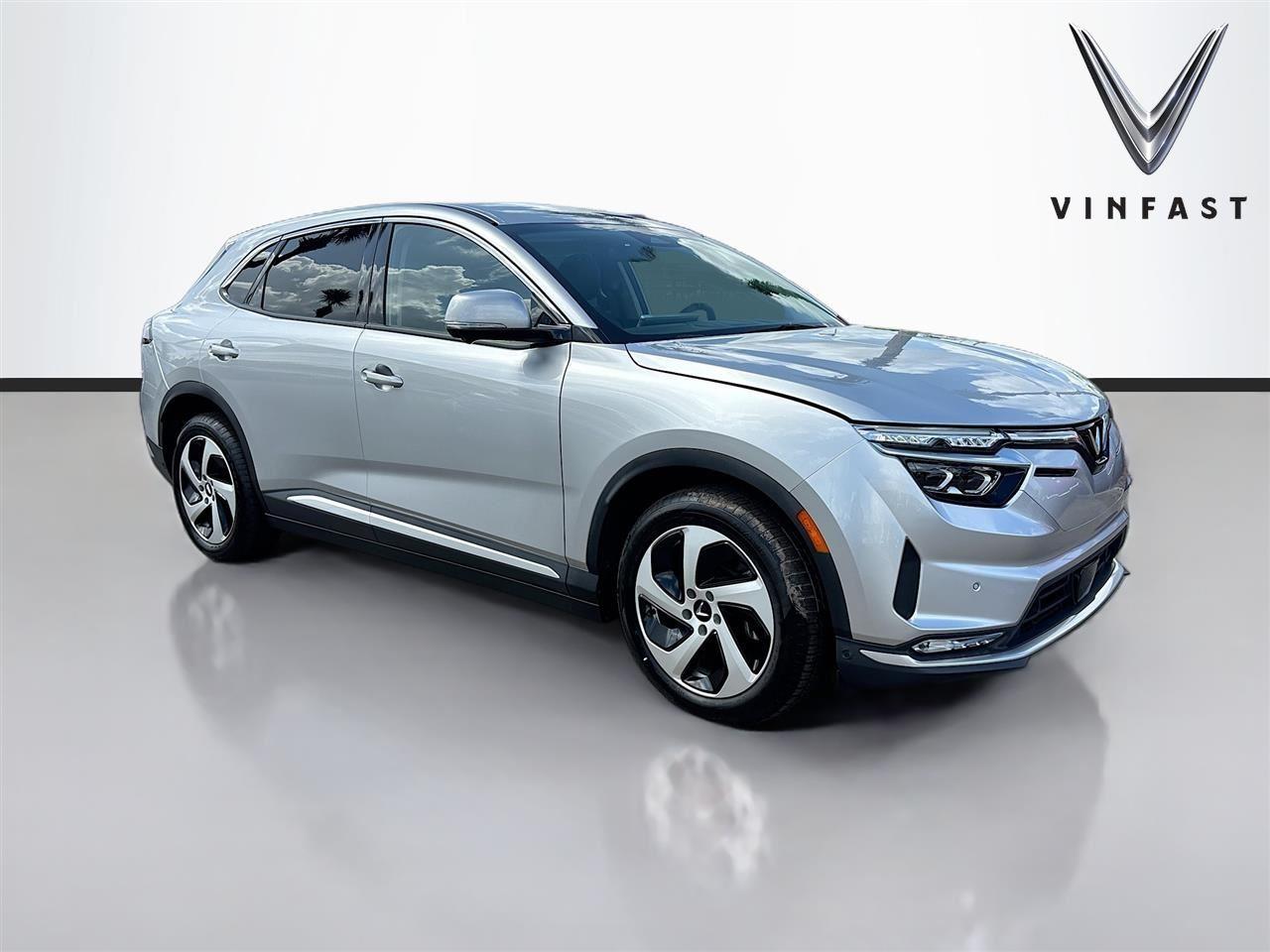 2025 VinFast VF 8 VF 8 Eco Standard Range's photo