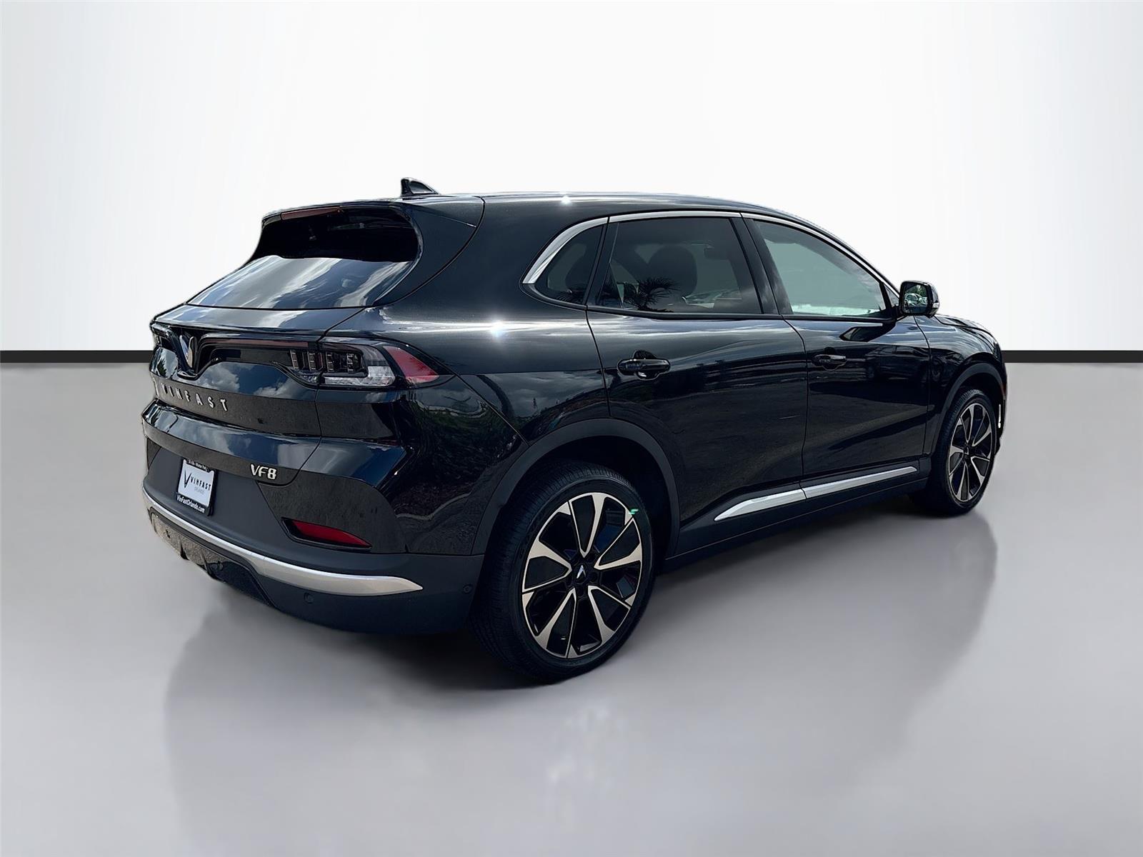 2025 VinFast VF 8 Plus