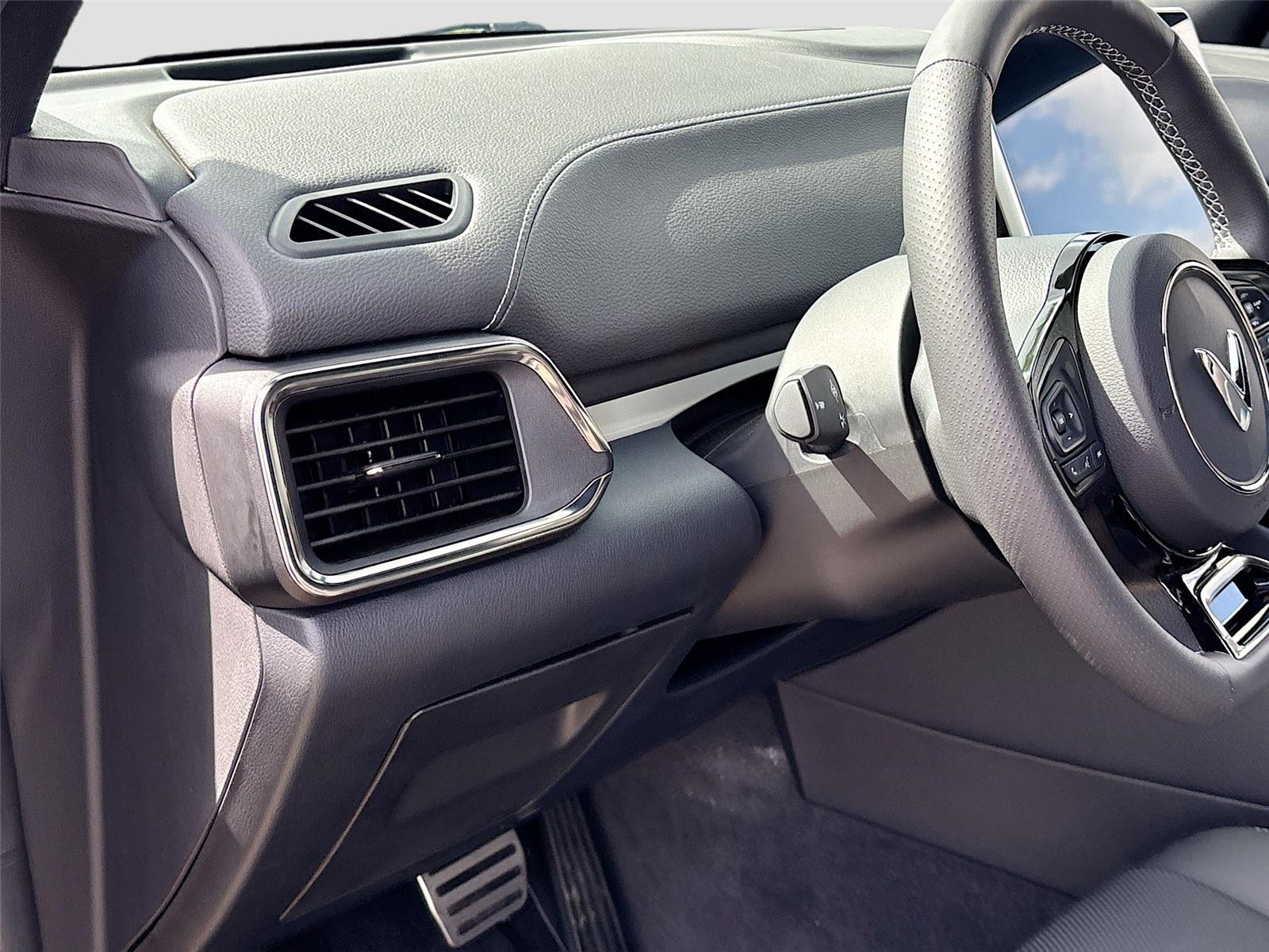 2025 VinFast VF 8 Plus