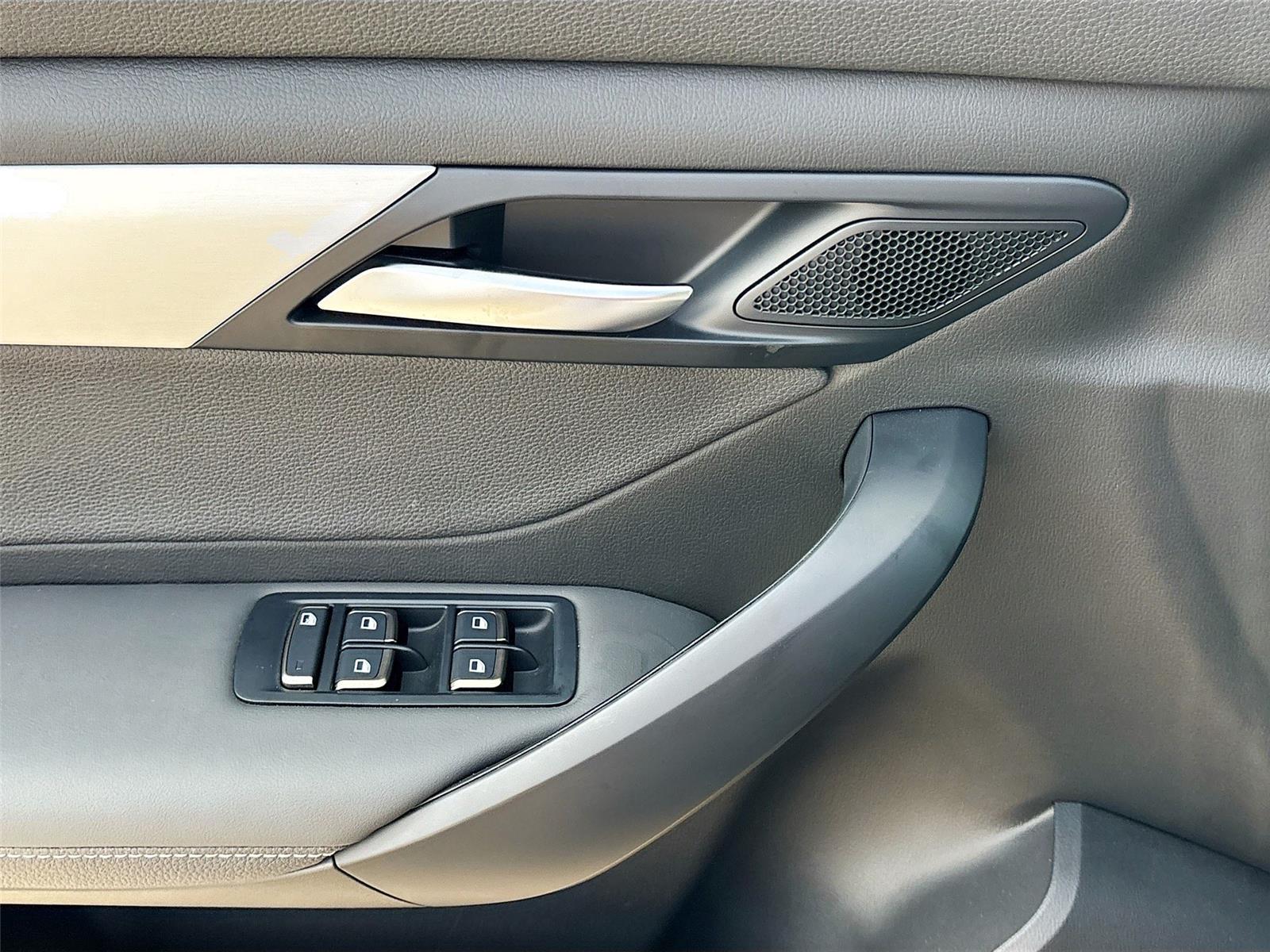 2025 VinFast VF 8 Plus