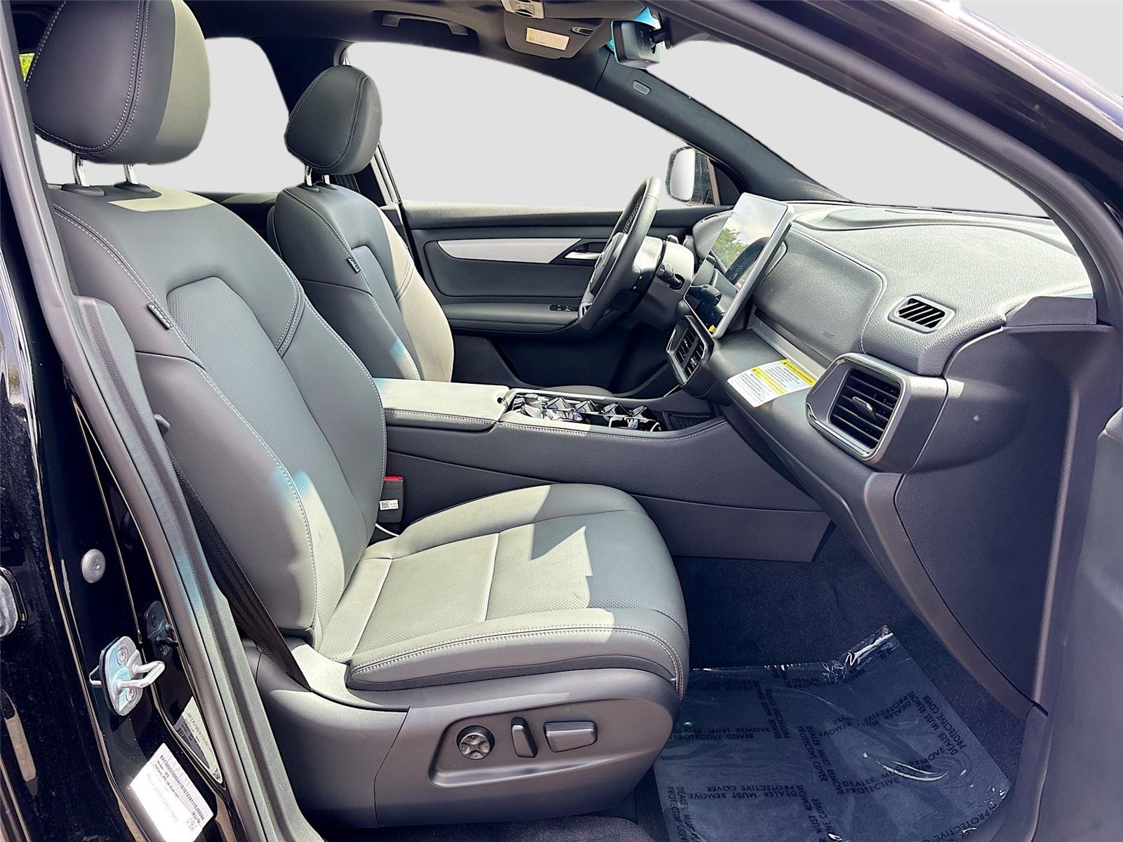 2025 VinFast VF 8 Plus