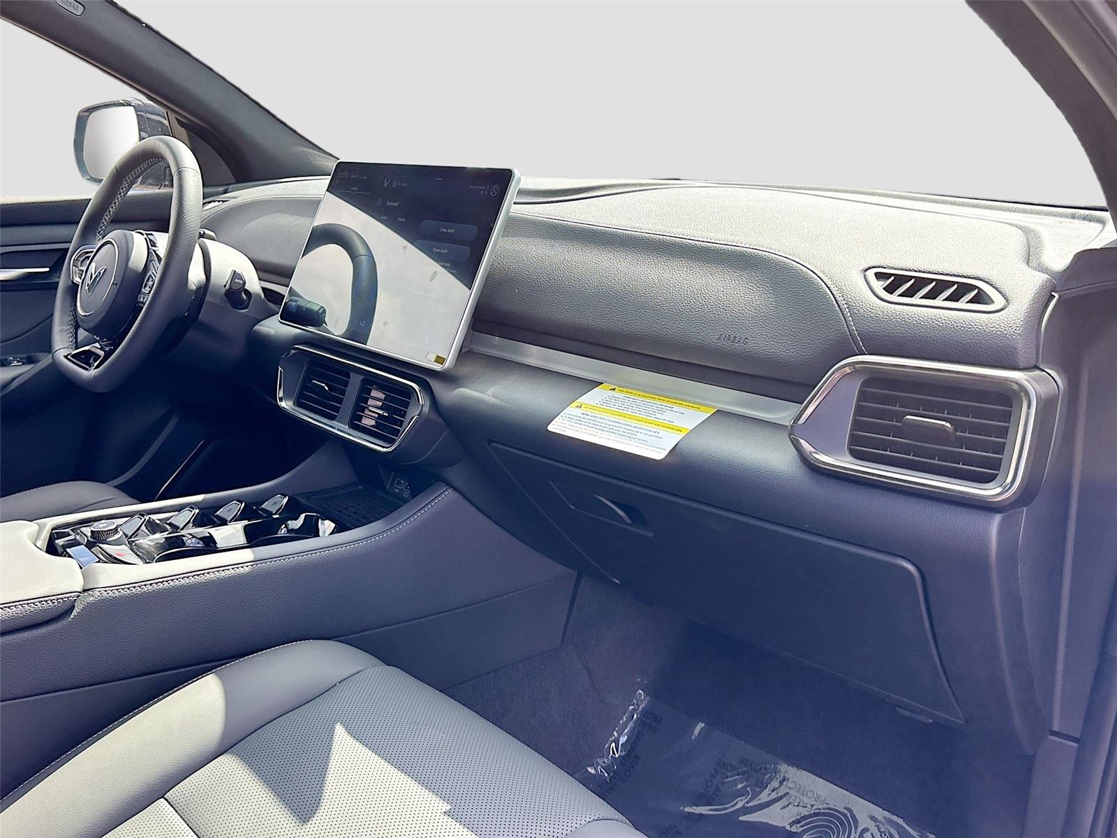 2025 VinFast VF 8 Plus