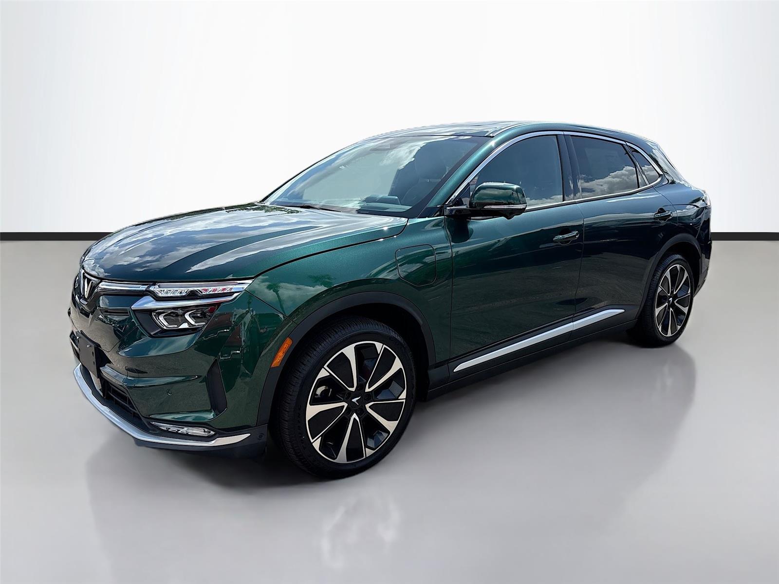 2025 VinFast VF 8 Plus