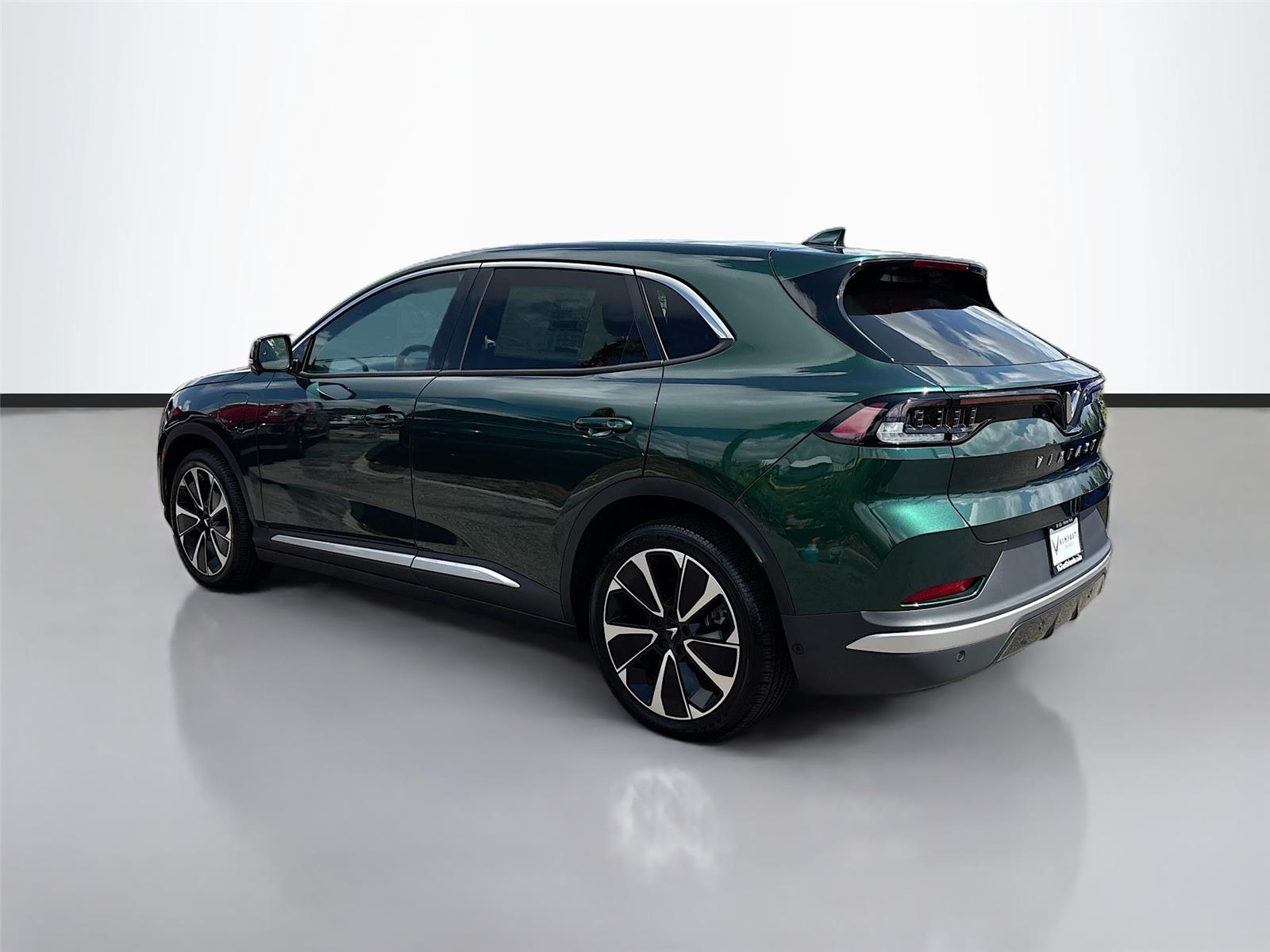 2025 VinFast VF 8 Plus