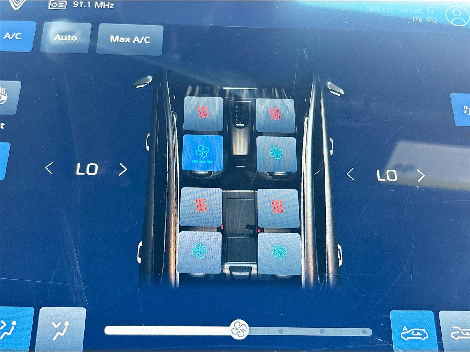 2025 VinFast VF 8 Plus