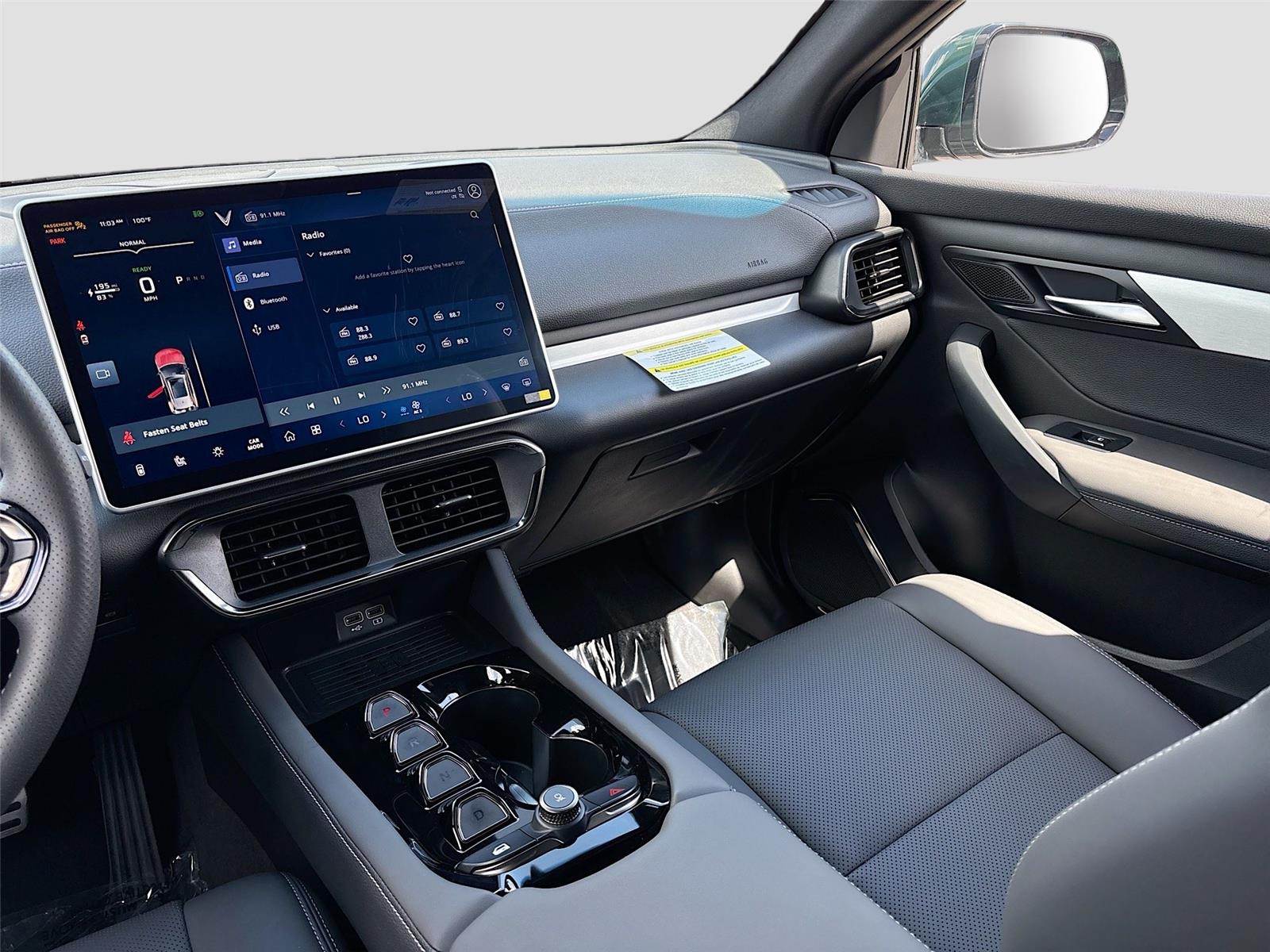 2025 VinFast VF 8 Plus
