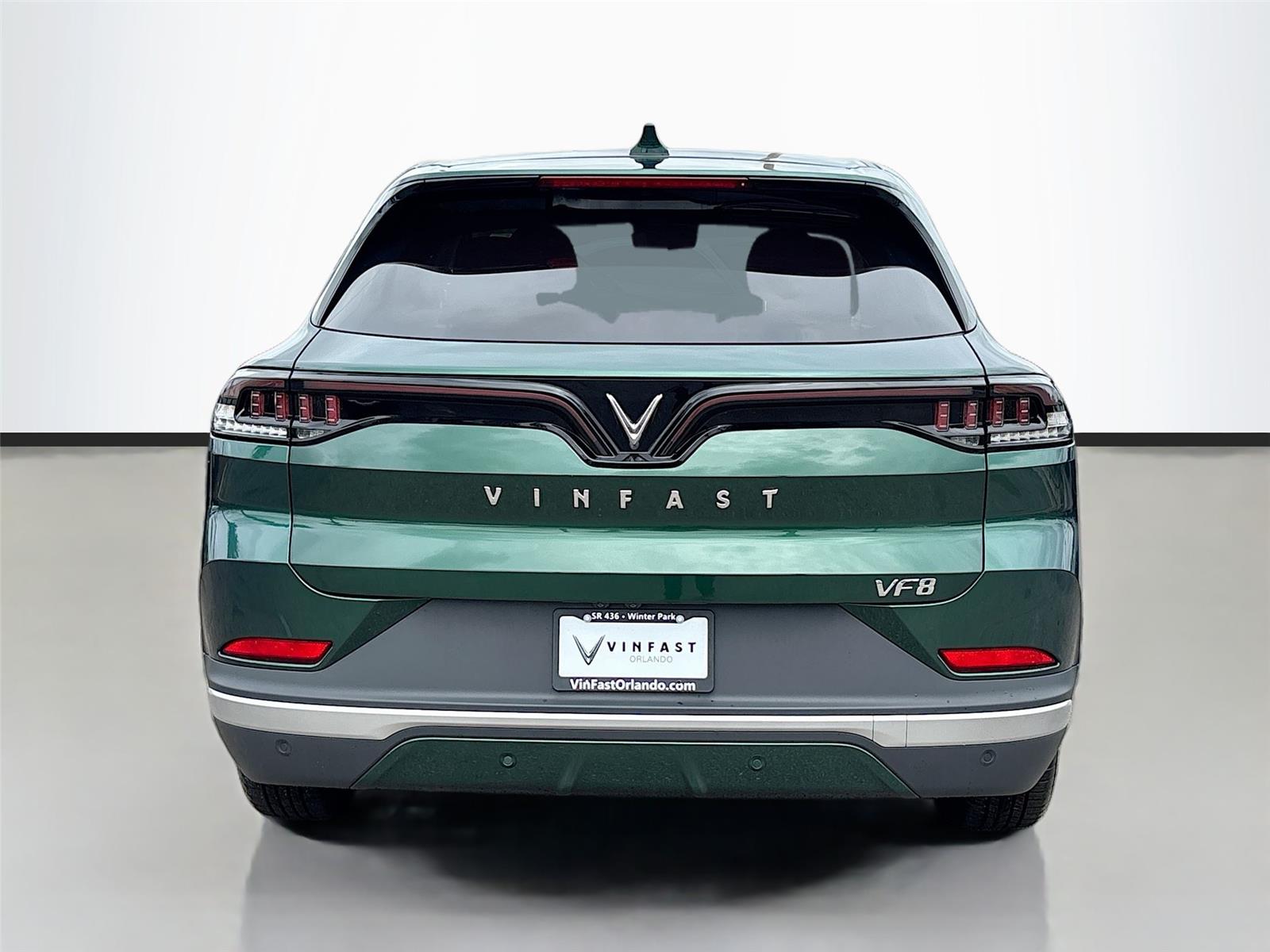 2025 VinFast VF 8 Eco