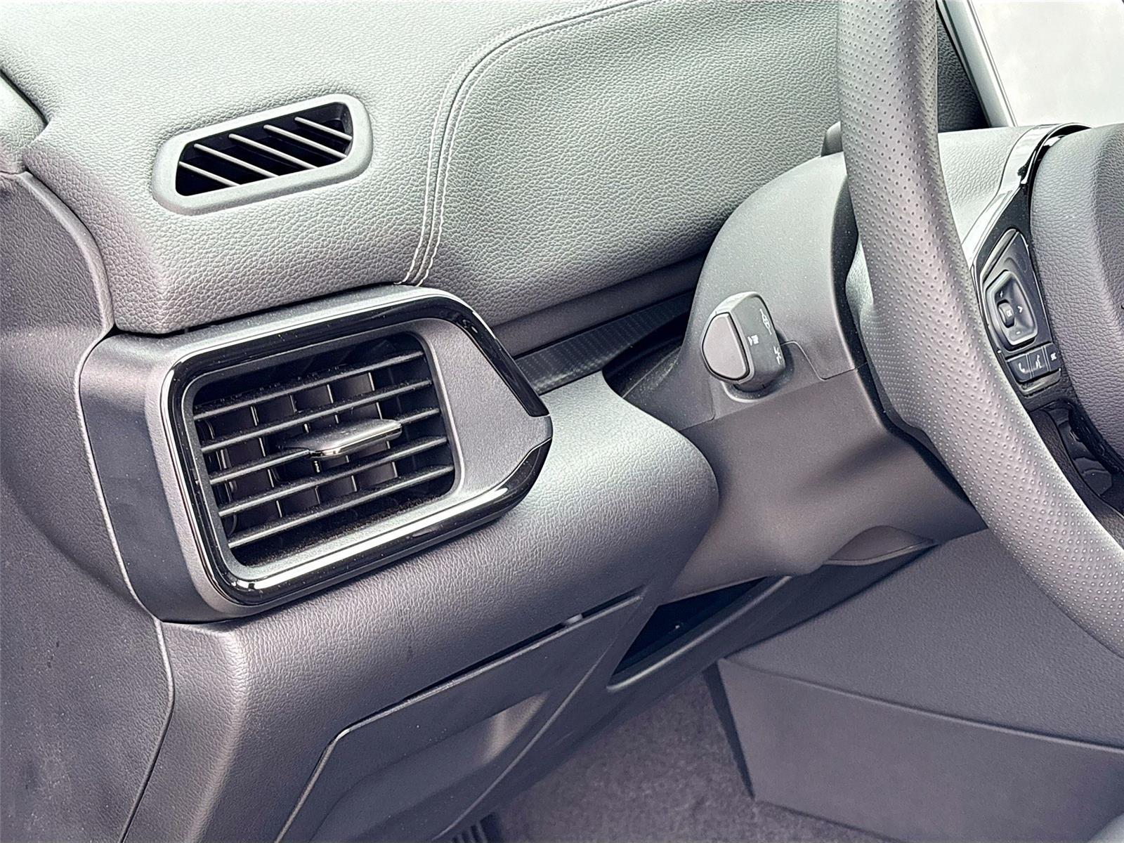 2025 VinFast VF 8 Eco