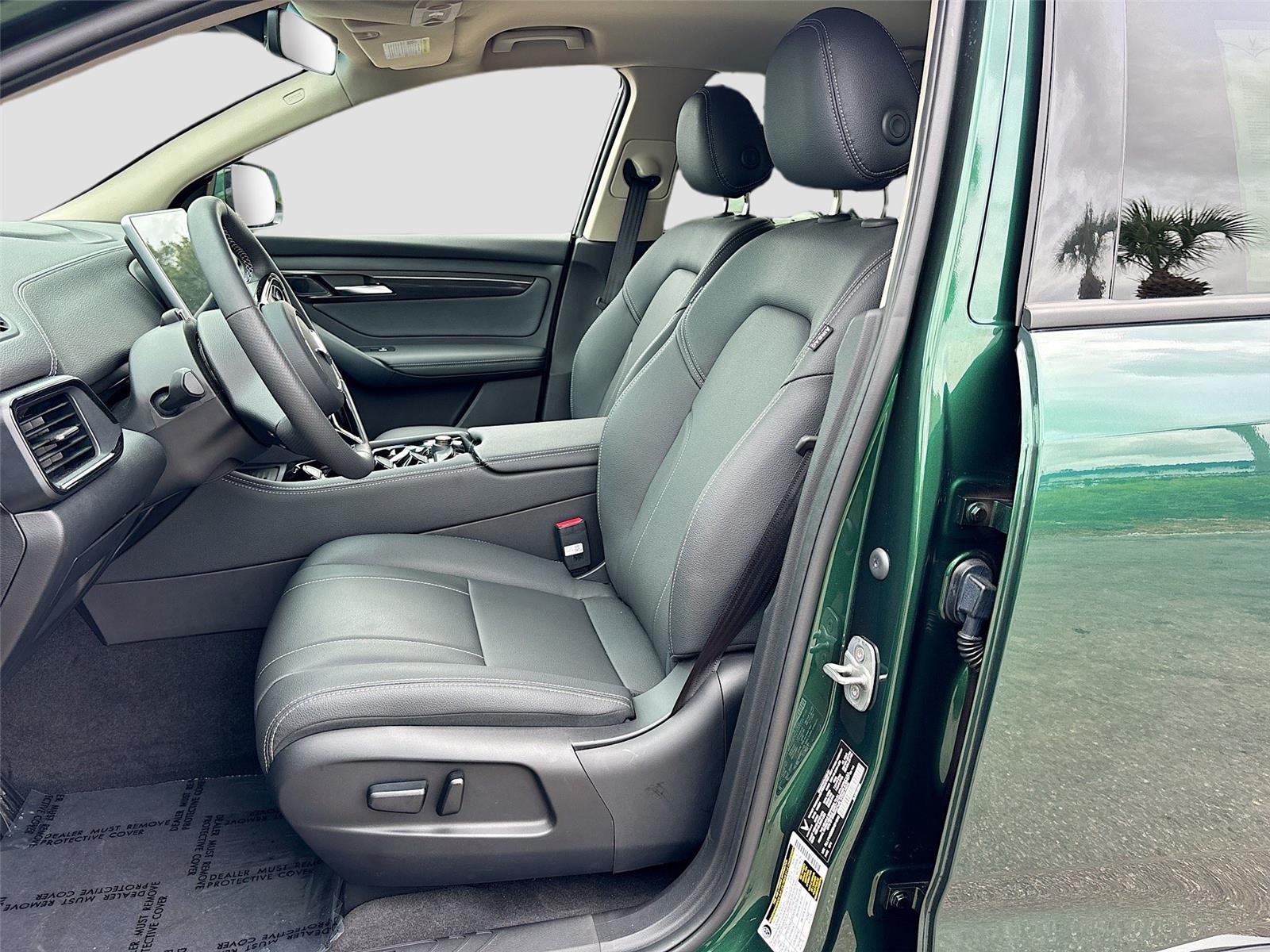 2025 VinFast VF 8 Eco