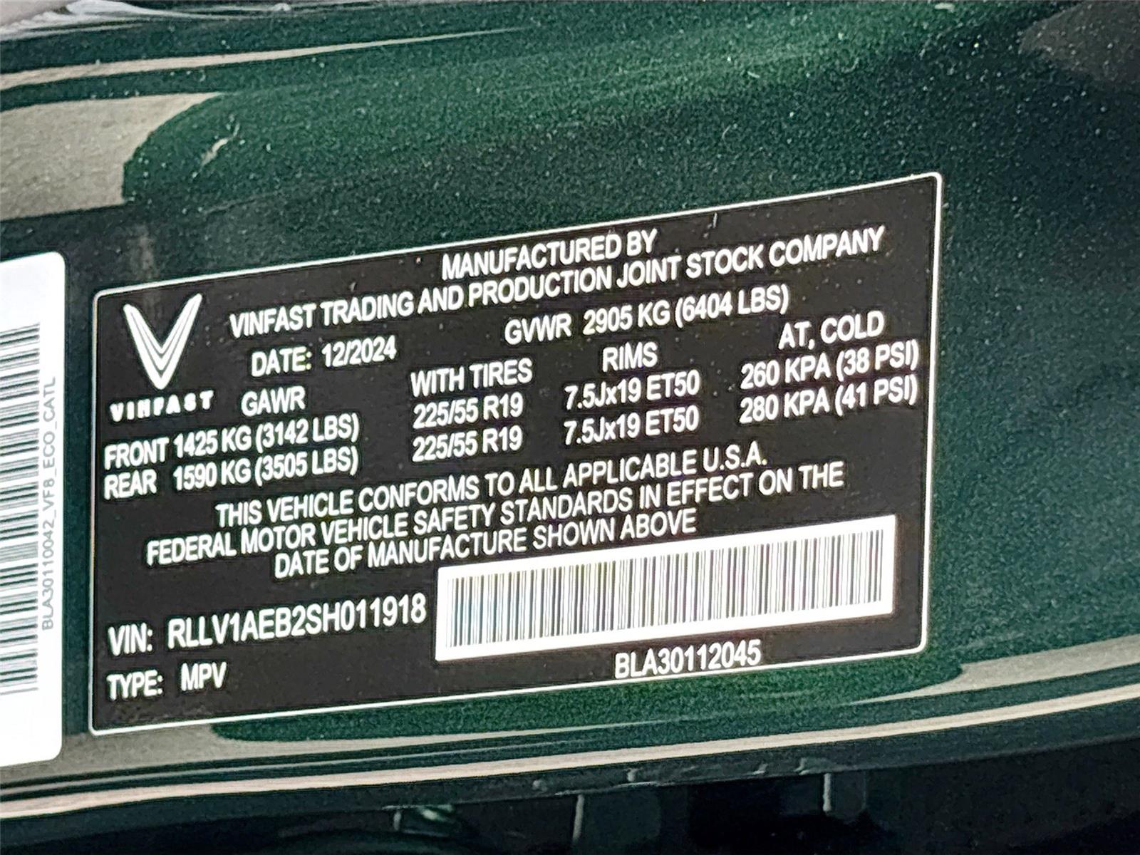 2025 VinFast VF 8 Eco