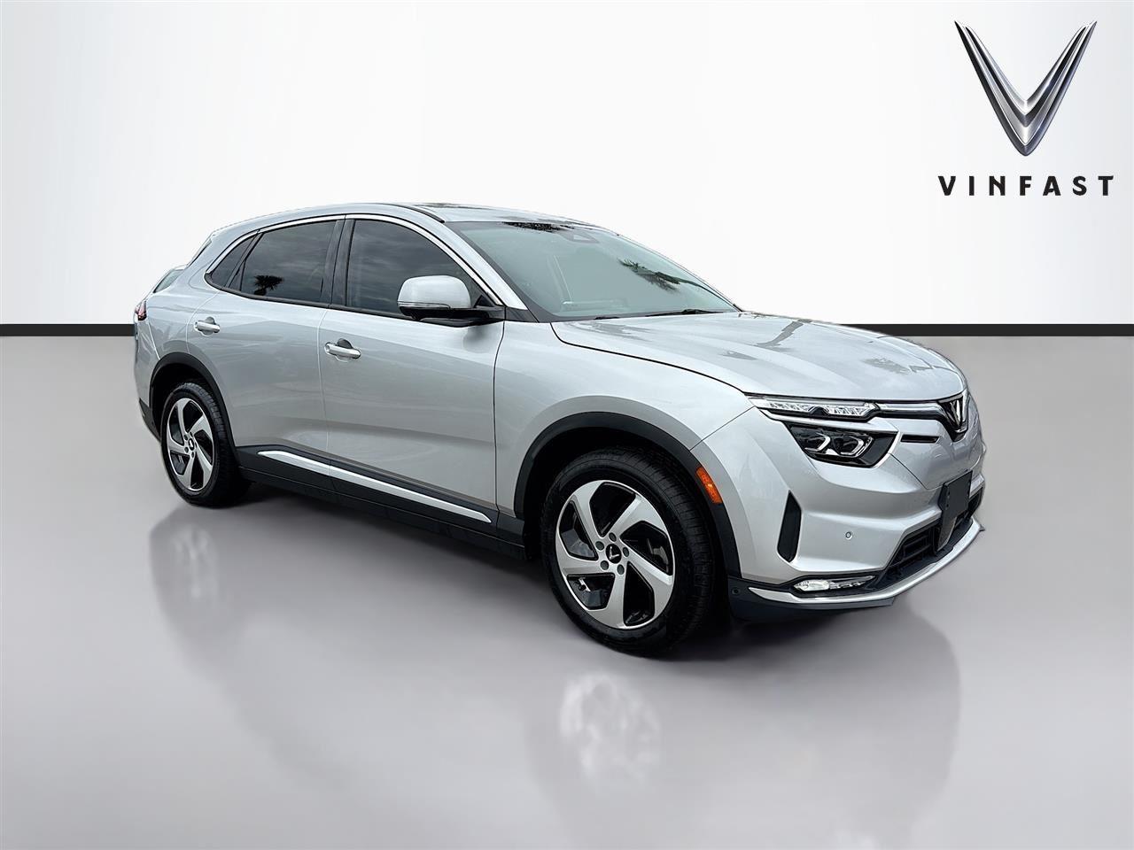 2025 VinFast VF 8 Eco