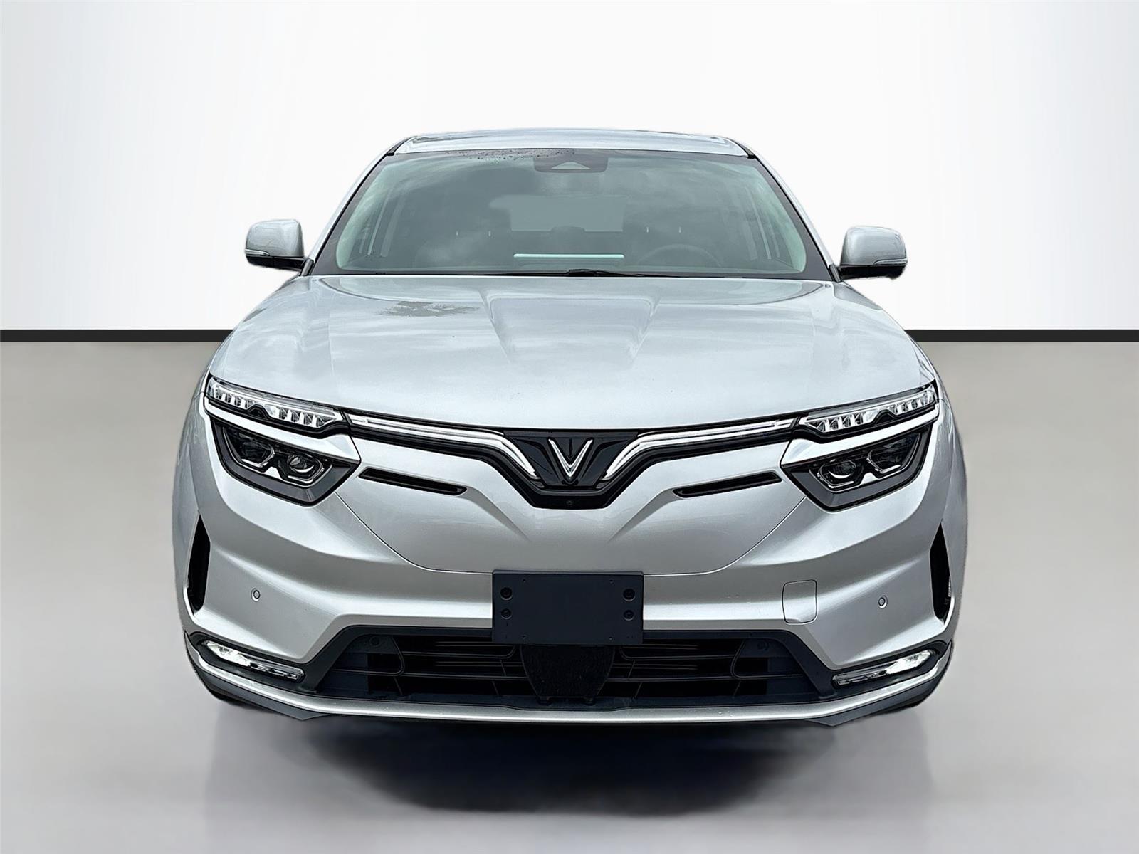 2025 VinFast VF 8 Eco